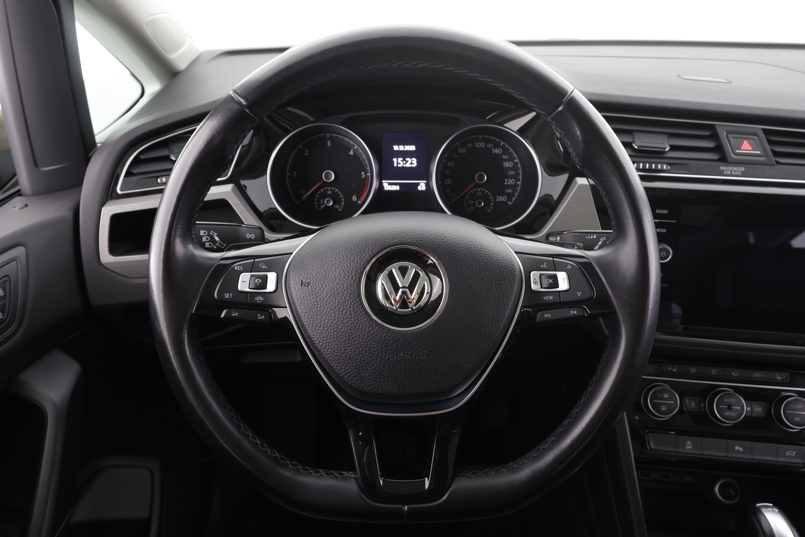 VOLKSWAGEN Touran 2019