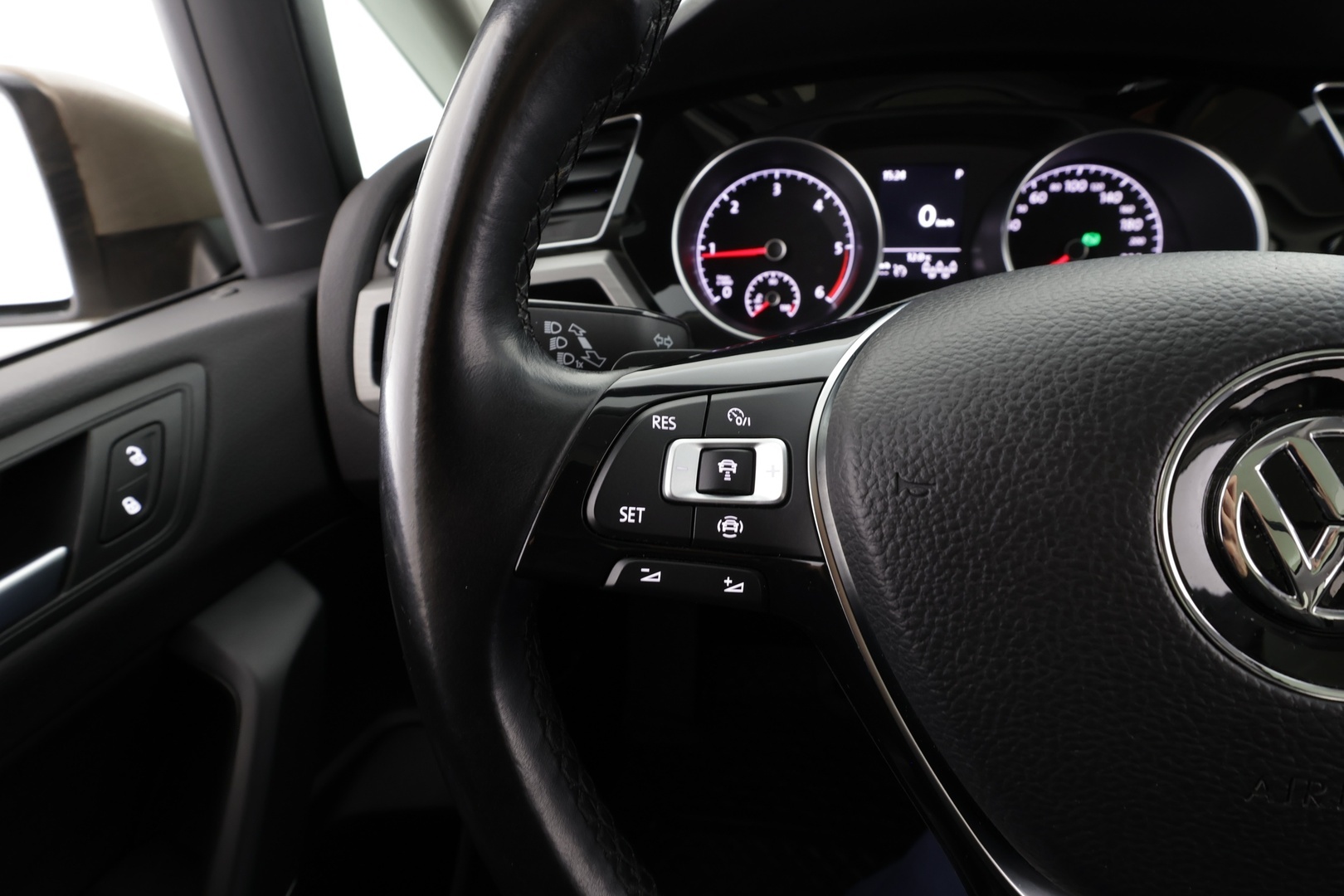 VOLKSWAGEN Touran 2019