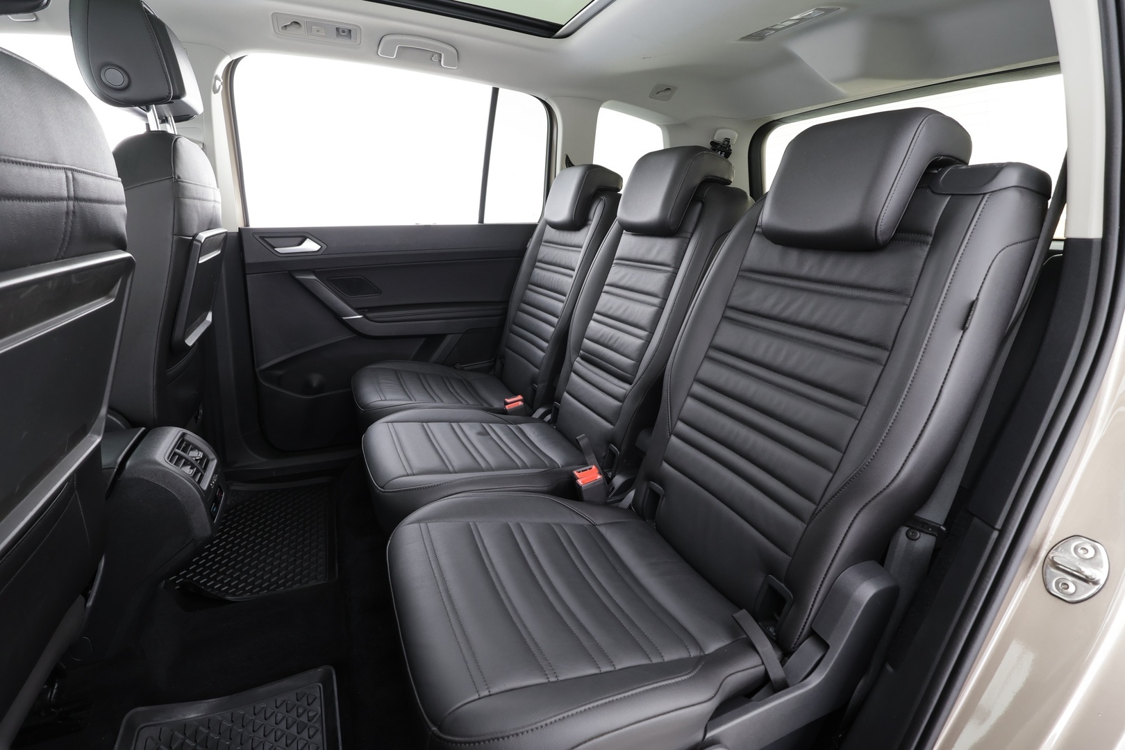 VOLKSWAGEN Touran 2019