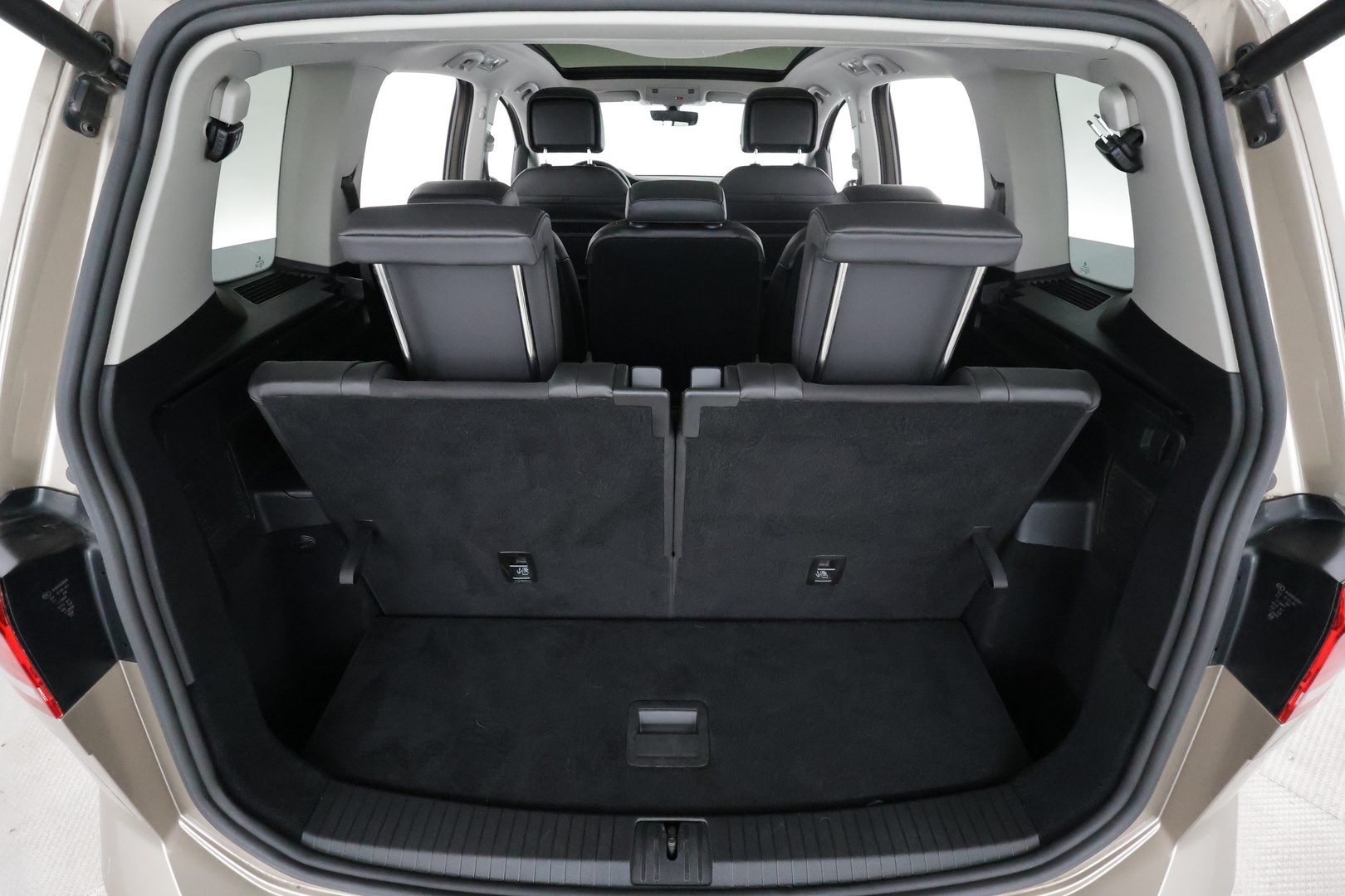 VOLKSWAGEN Touran 2019