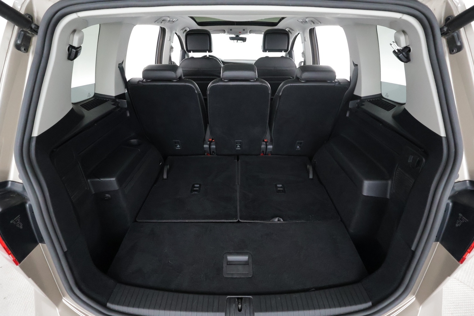 VOLKSWAGEN Touran 2019