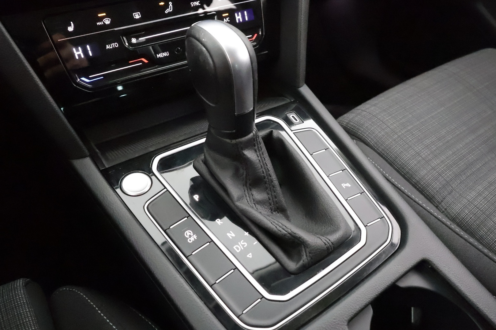 VOLKSWAGEN Passat 2022