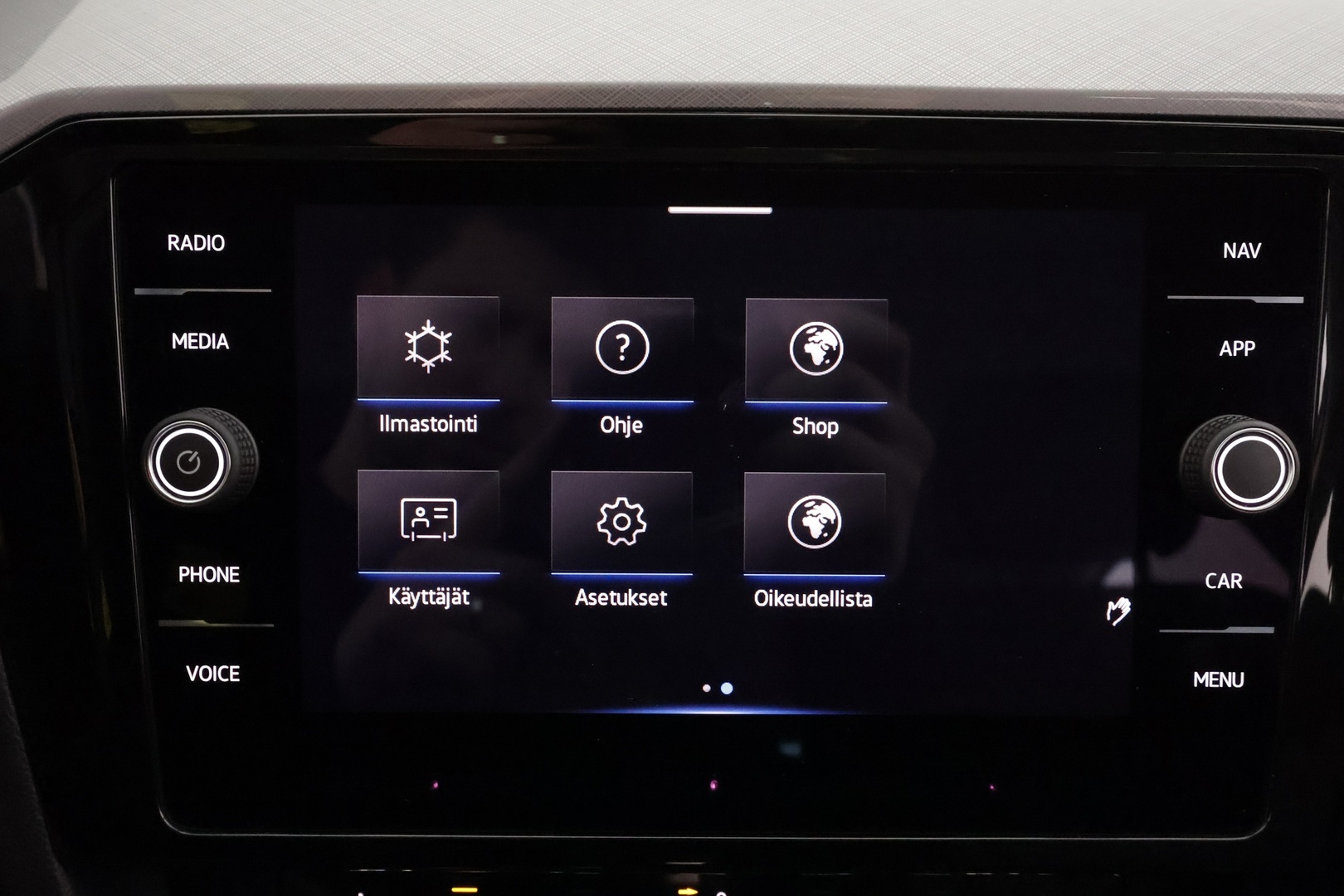 VOLKSWAGEN Passat 2022