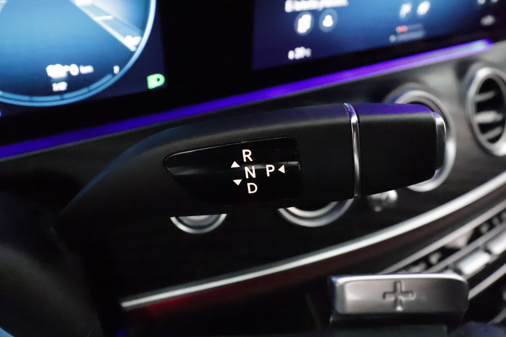 MERCEDES-BENZ E 2021