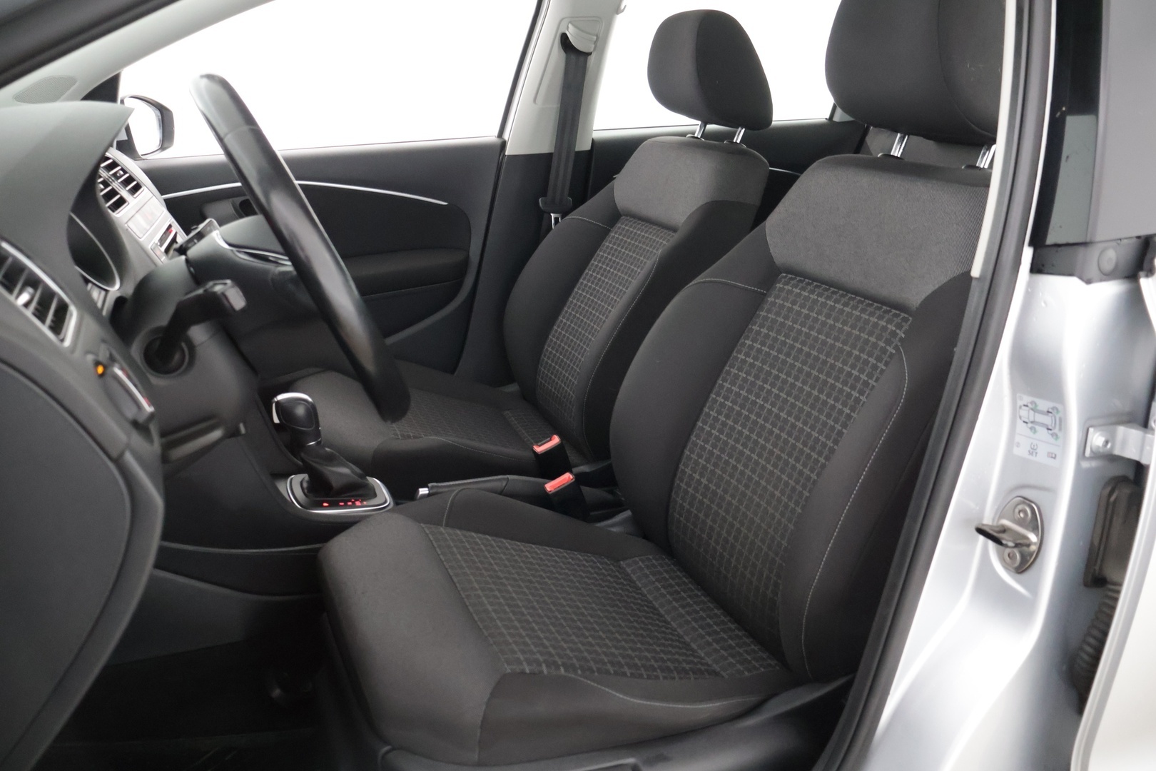 VOLKSWAGEN Polo 2014