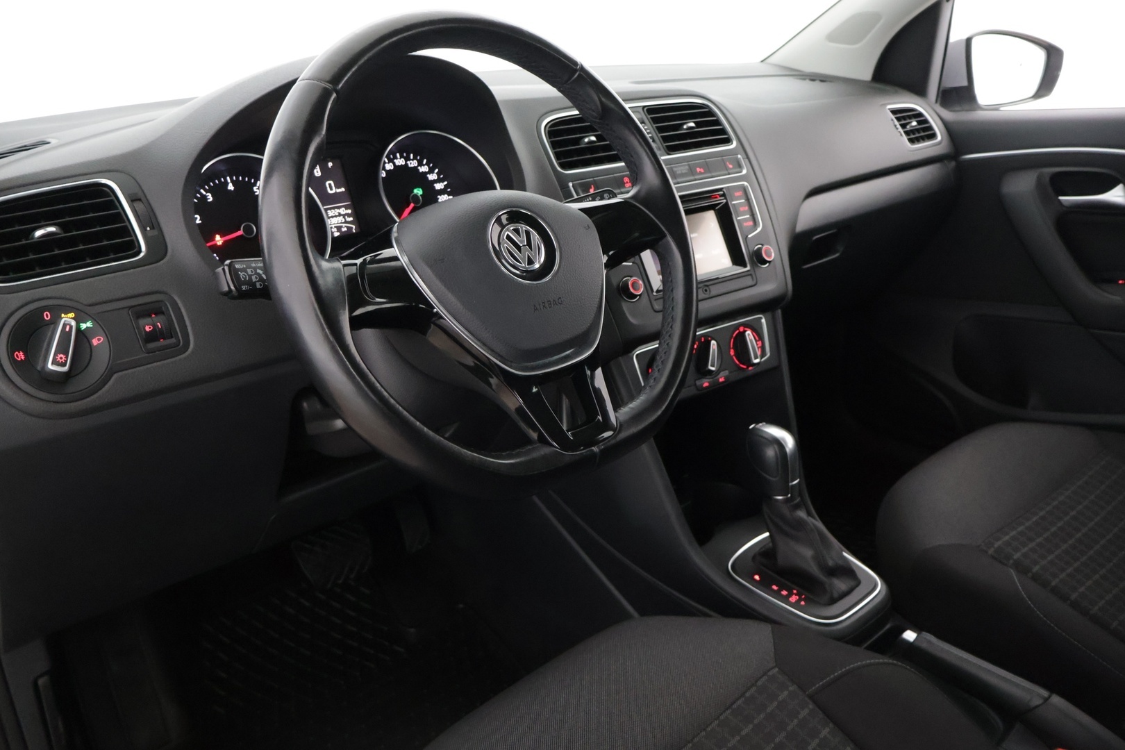 VOLKSWAGEN Polo 2014