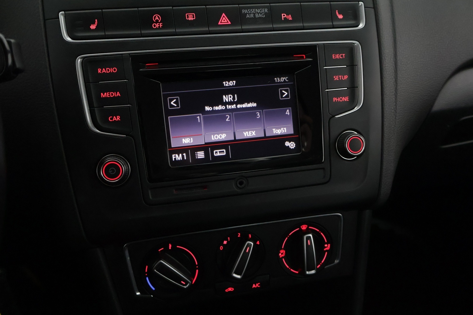 VOLKSWAGEN Polo 2014