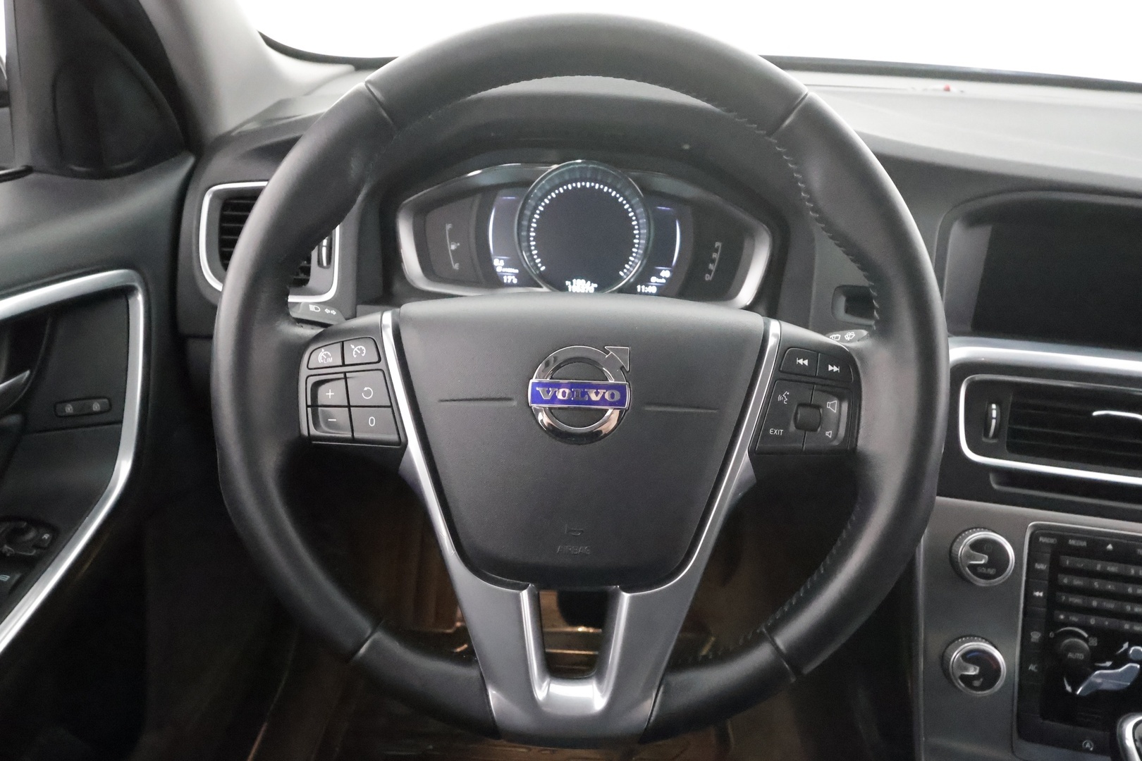 VOLVO V60 2016