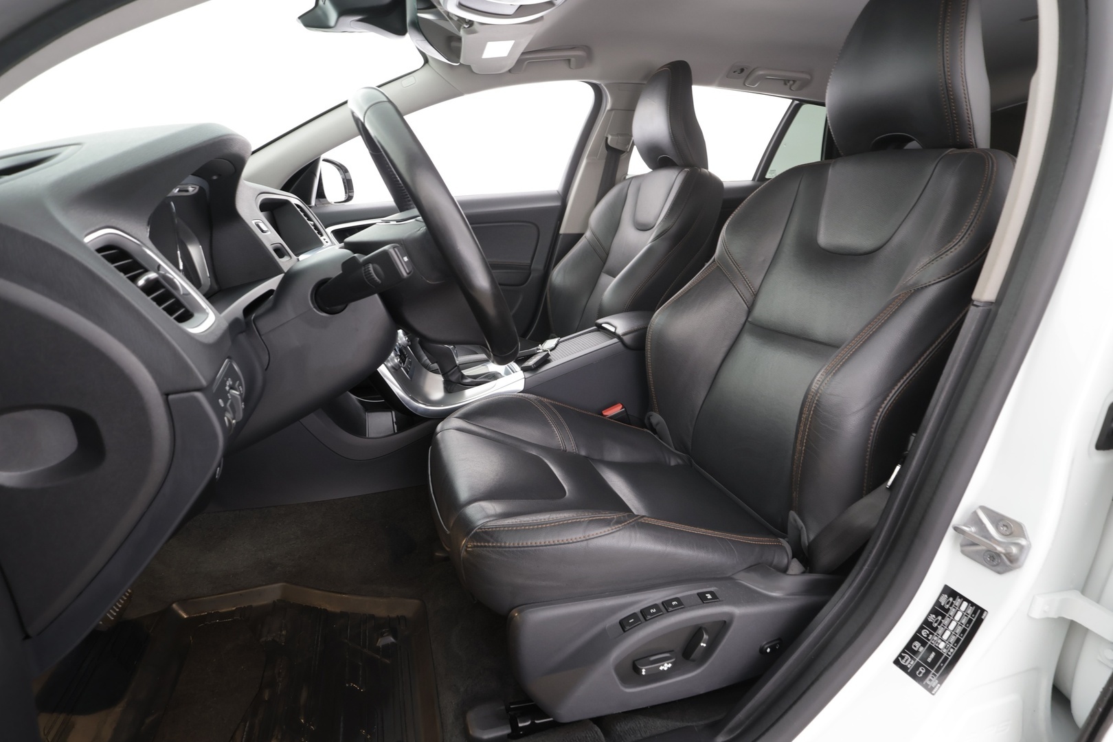 VOLVO V60 Cross Country 2016