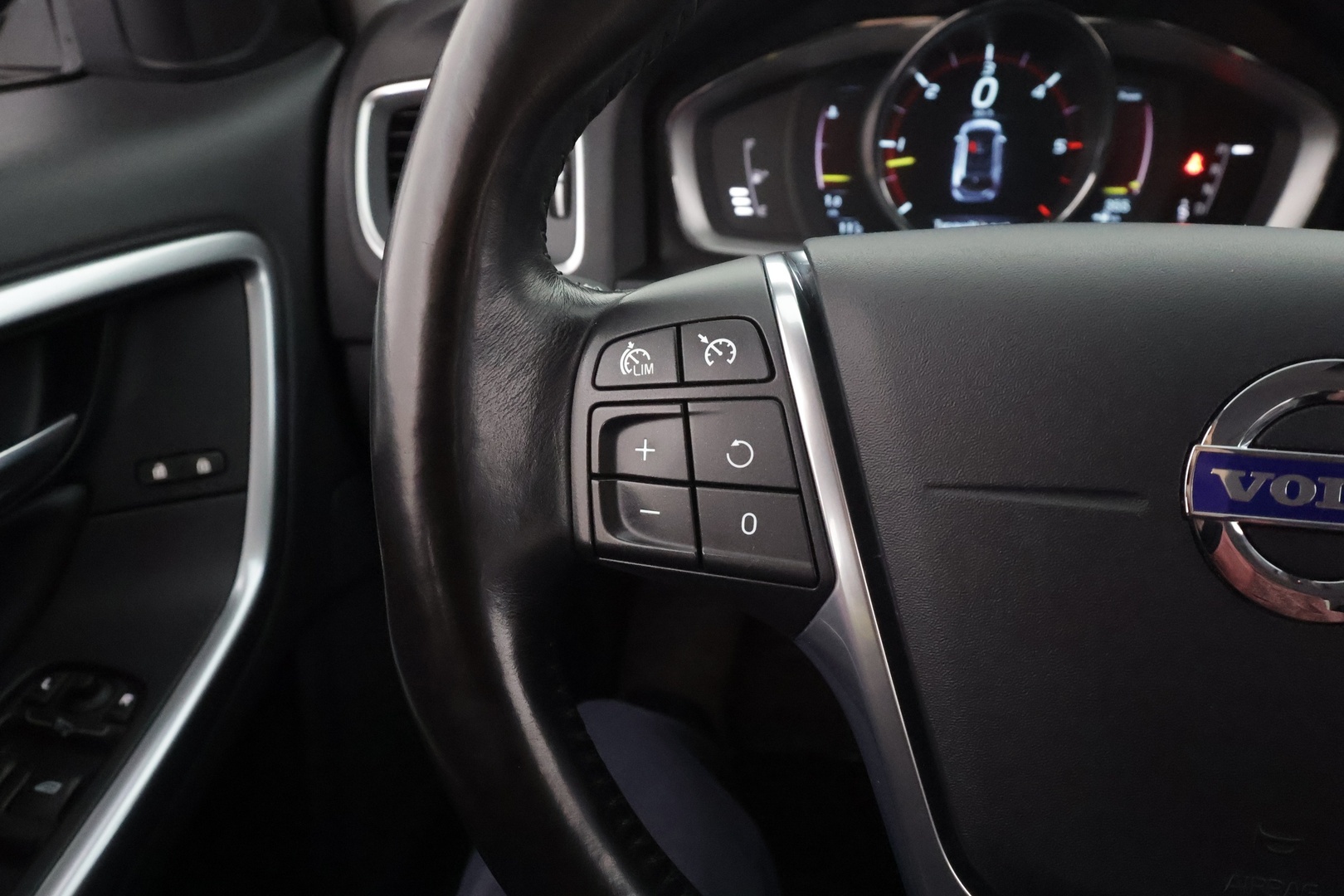 VOLVO V60 Cross Country 2016