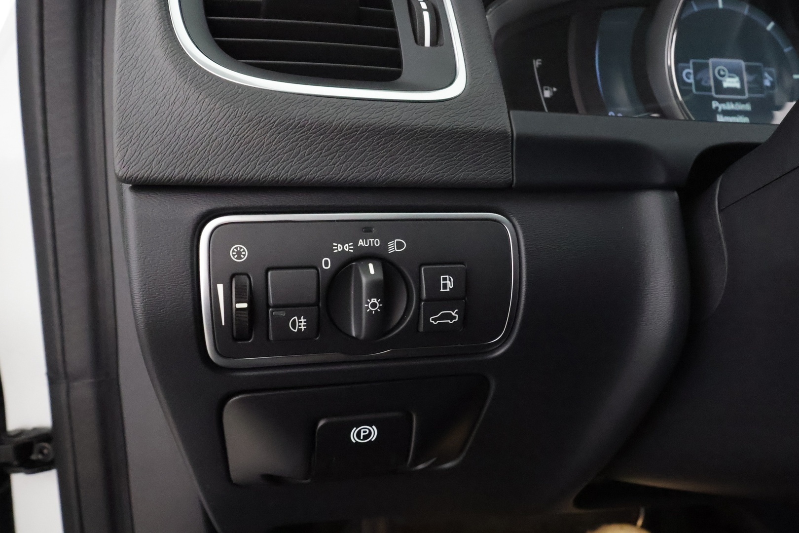 VOLVO V60 Cross Country 2016