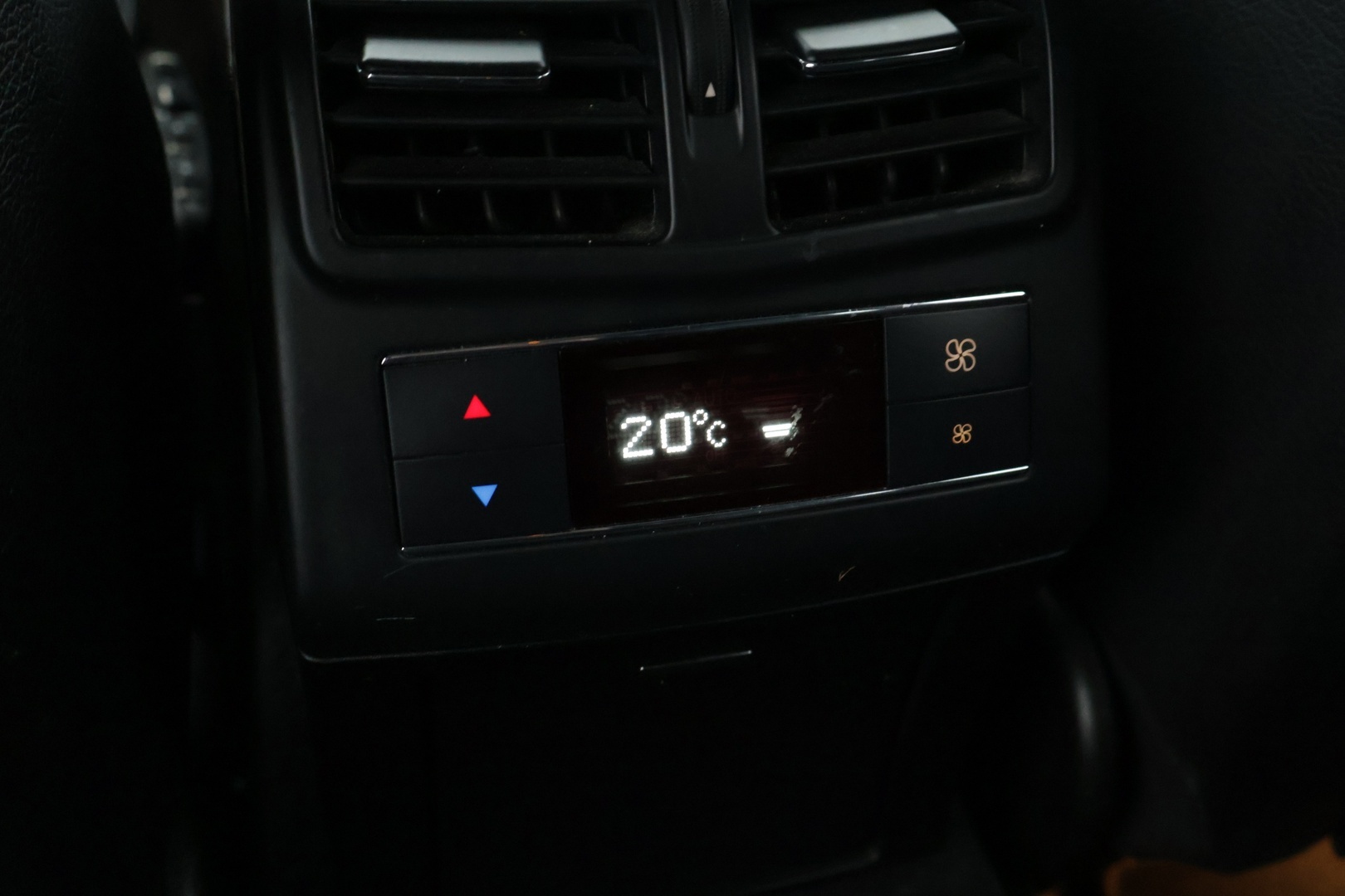 MERCEDES-BENZ E 2016