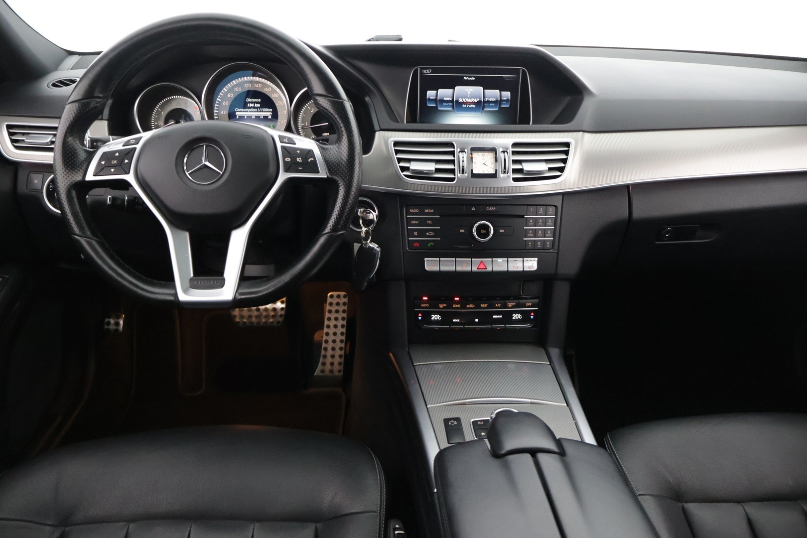 MERCEDES-BENZ E 2016