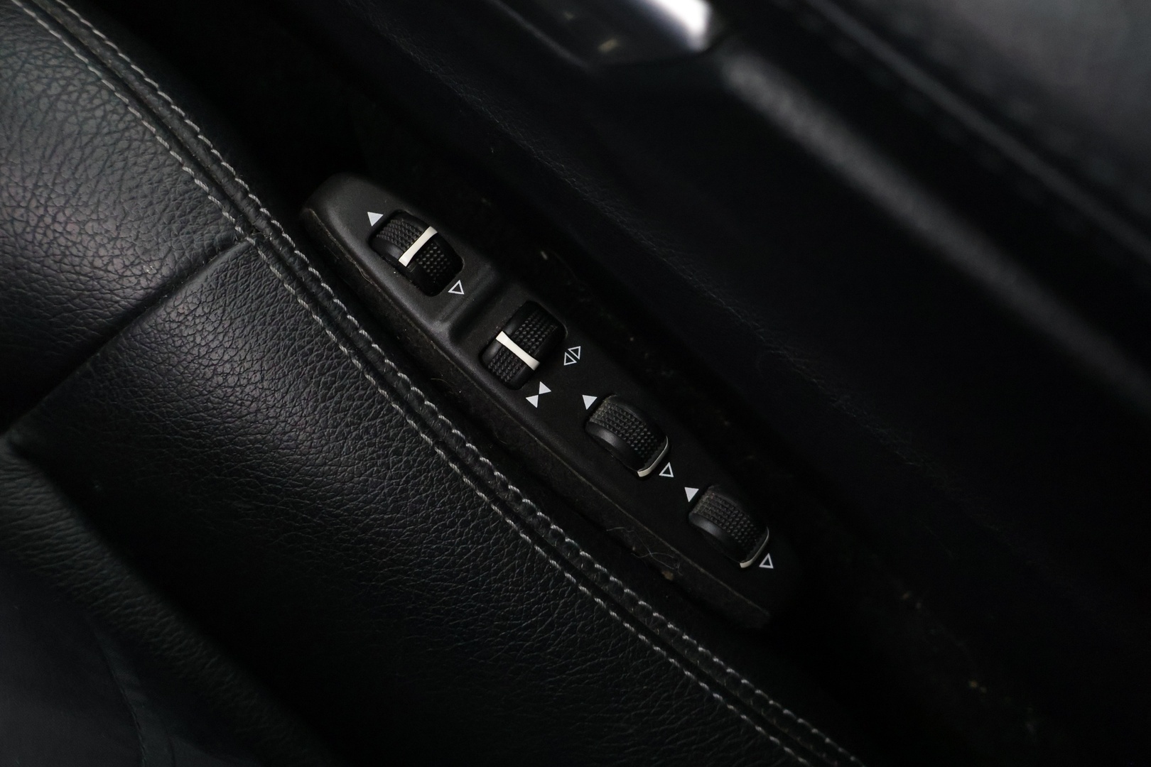 MERCEDES-BENZ E 2016