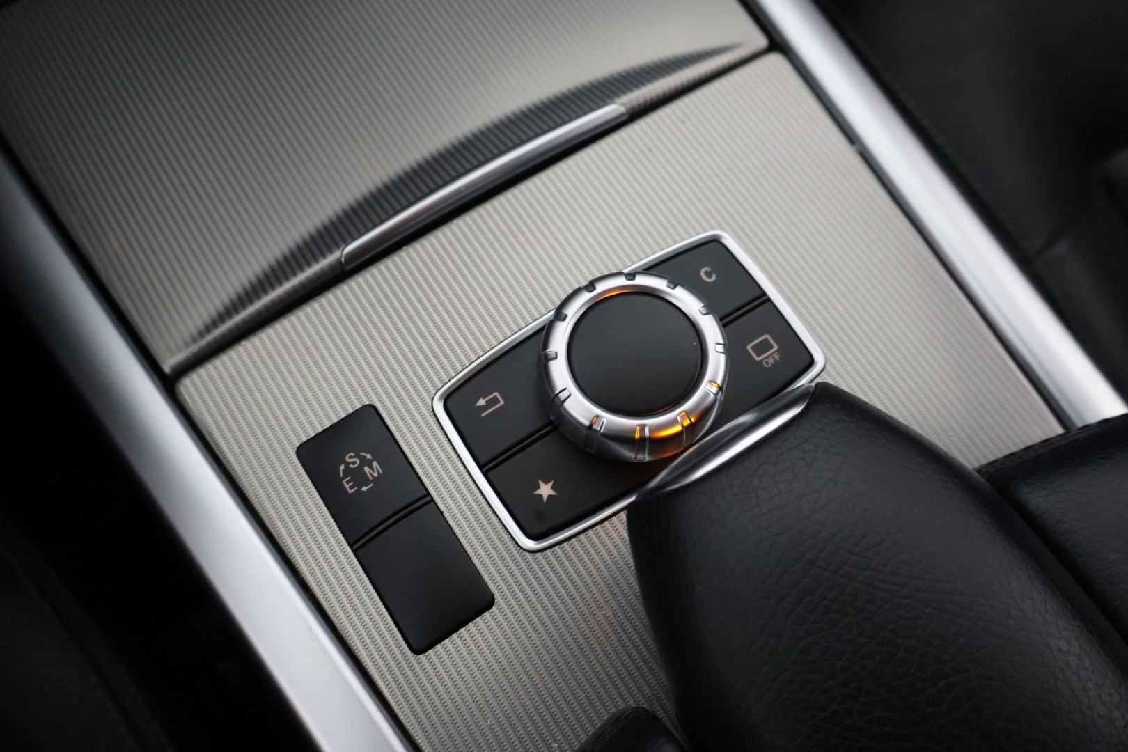 MERCEDES-BENZ E 2016