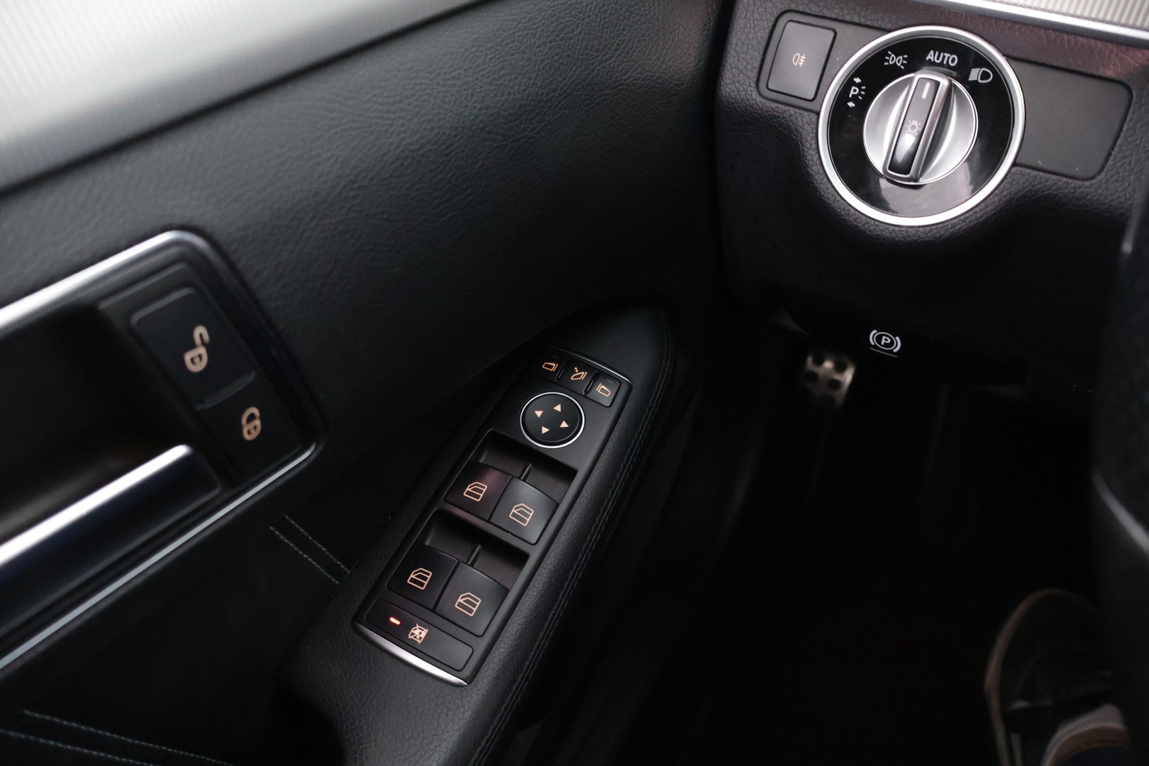 MERCEDES-BENZ E 2016