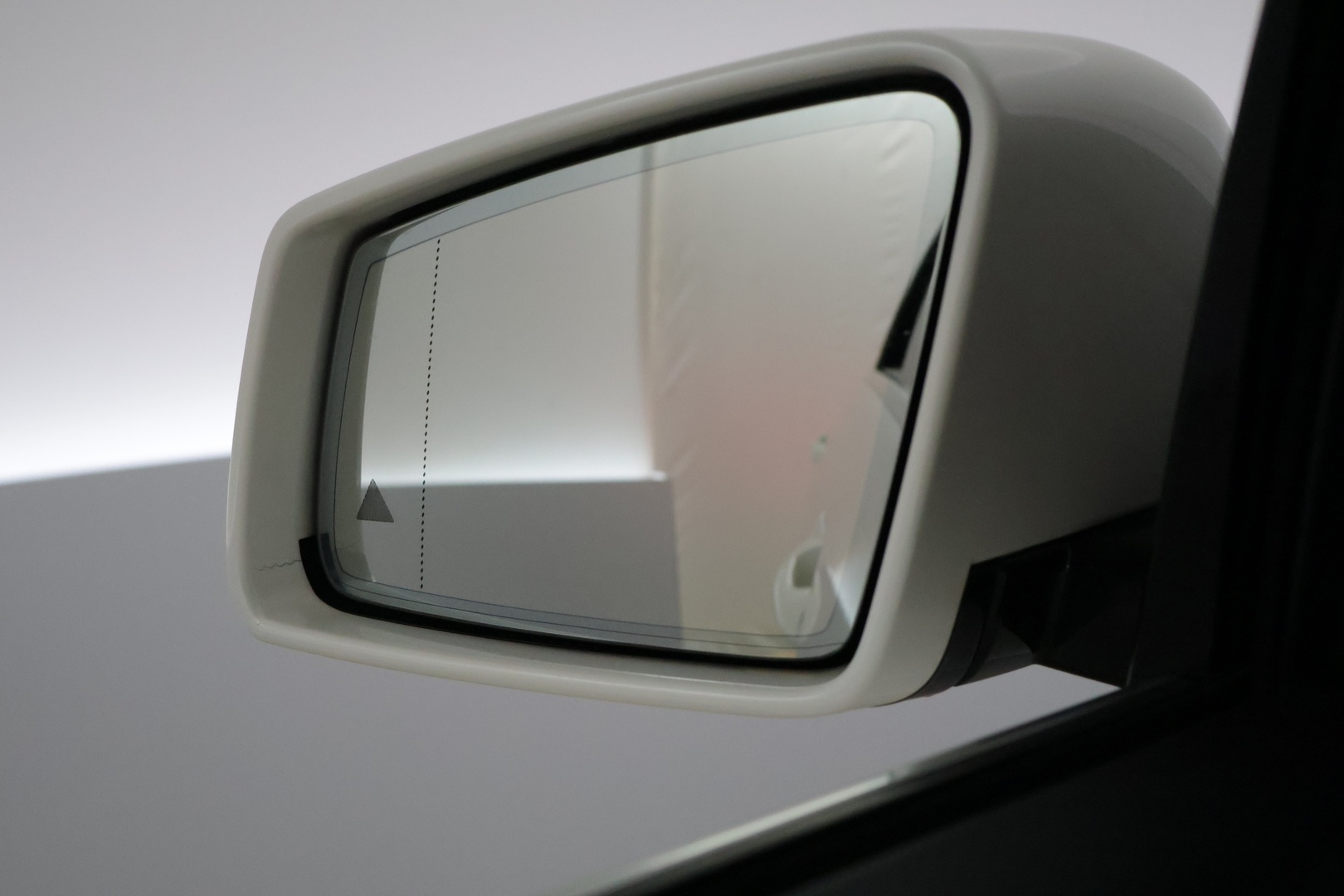 MERCEDES-BENZ E 2016