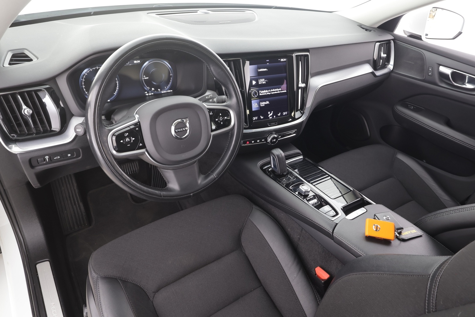 VOLVO V60 2021