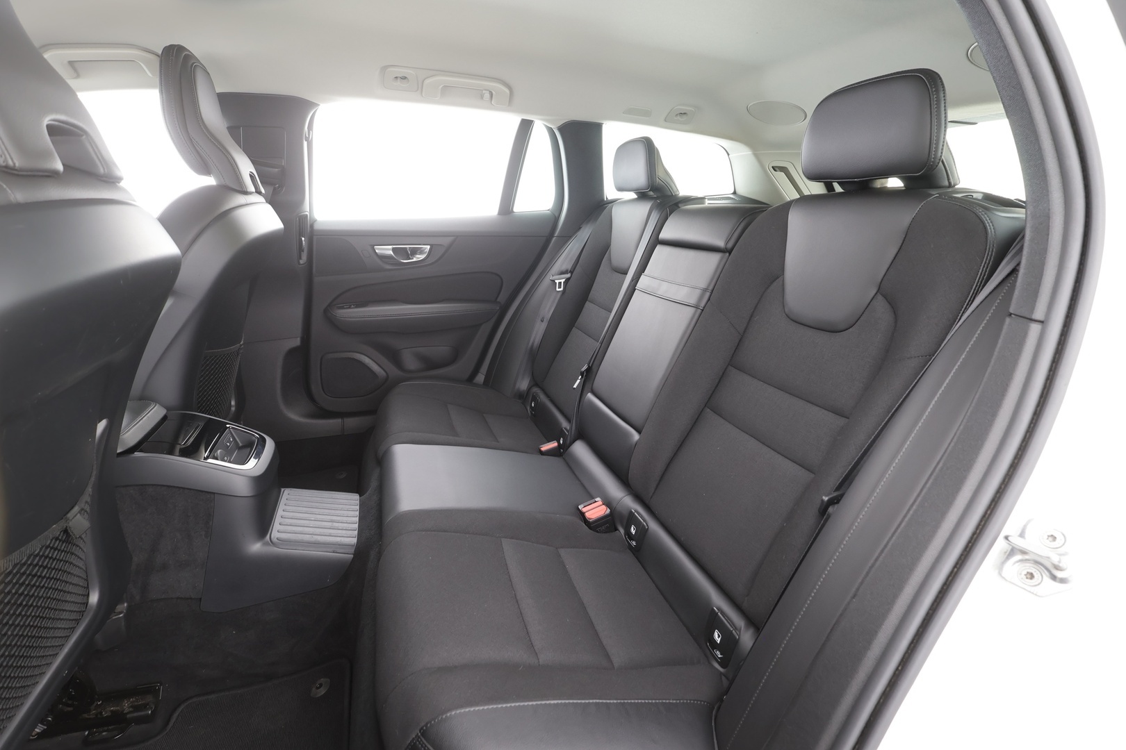 VOLVO V60 2021