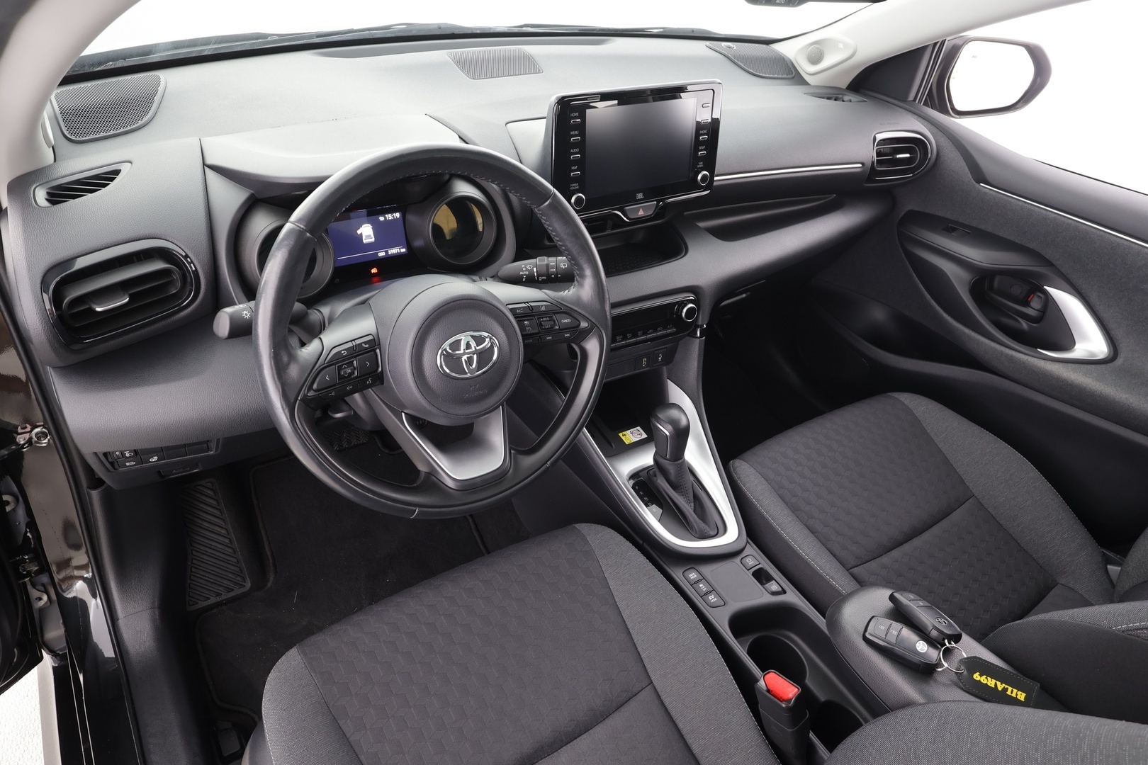 TOYOTA Yaris 2021