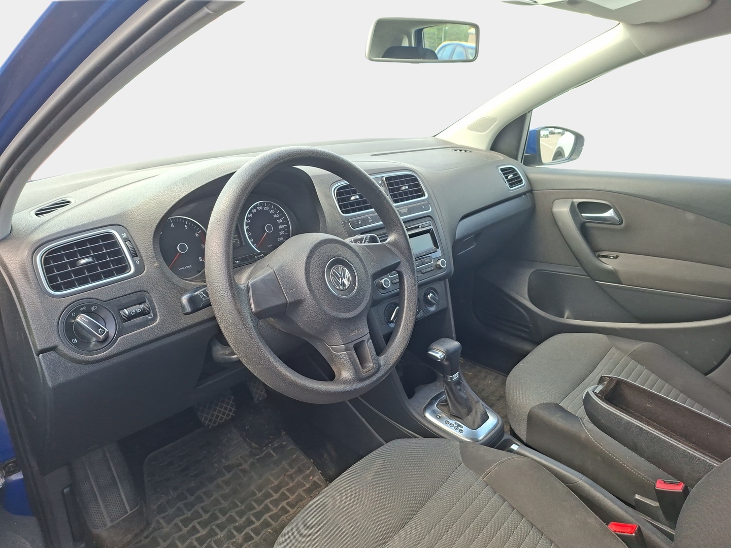 VOLKSWAGEN Polo 2010