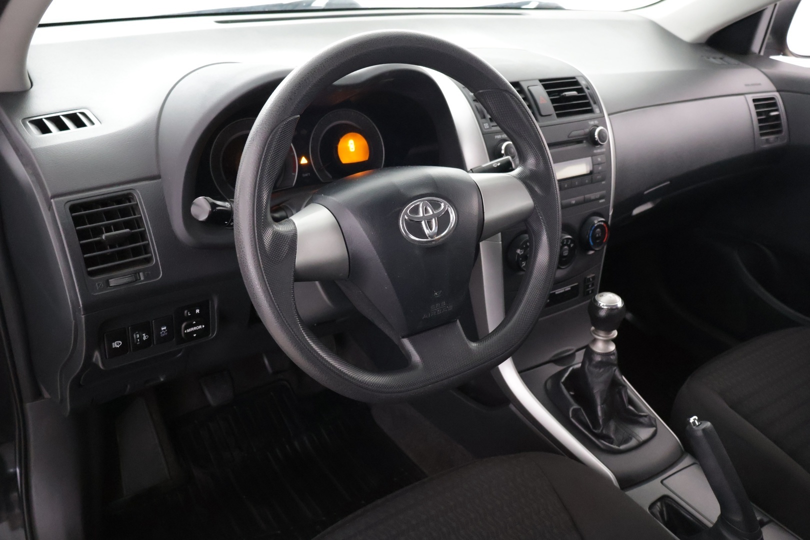 TOYOTA Corolla 2012