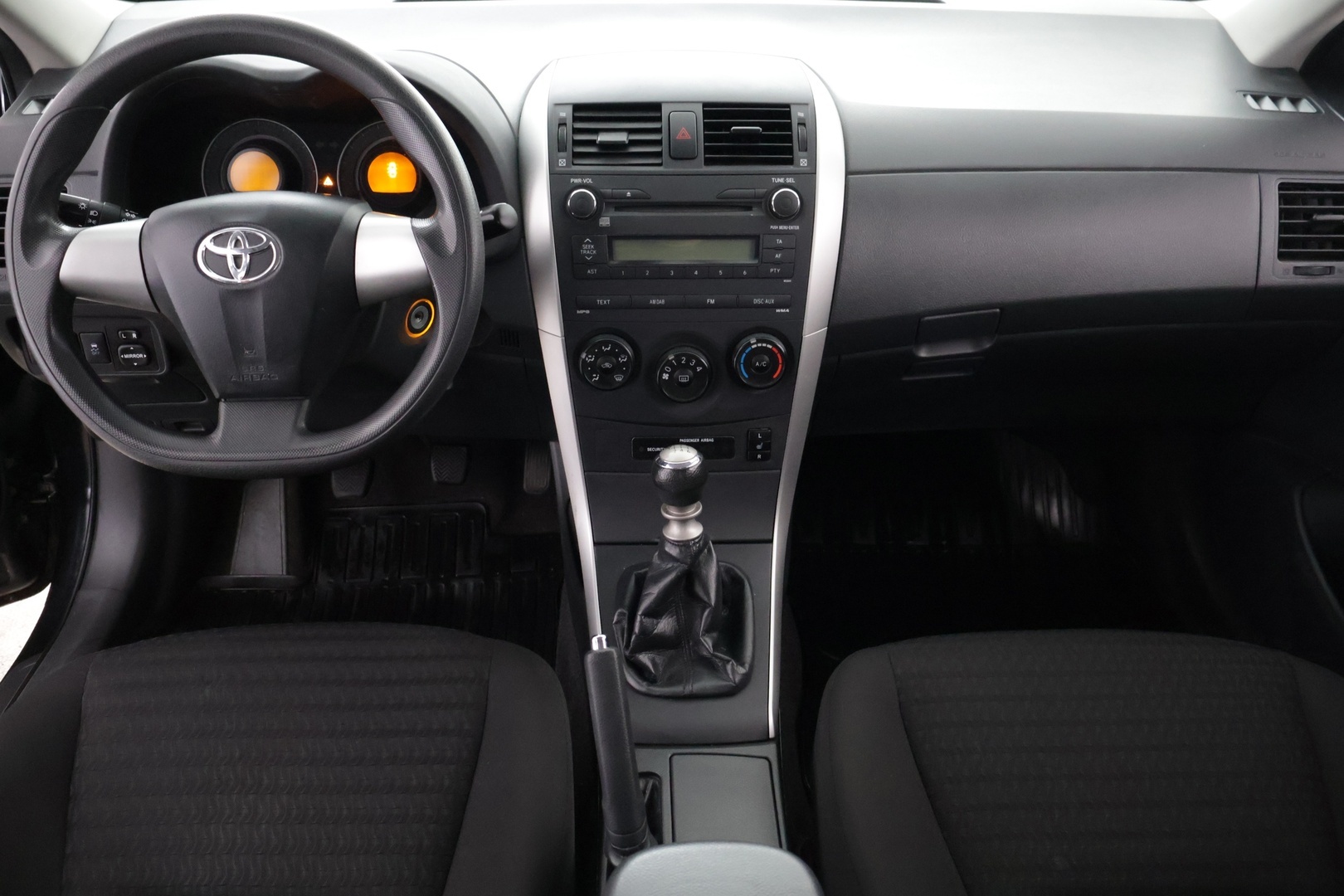 TOYOTA Corolla 2012
