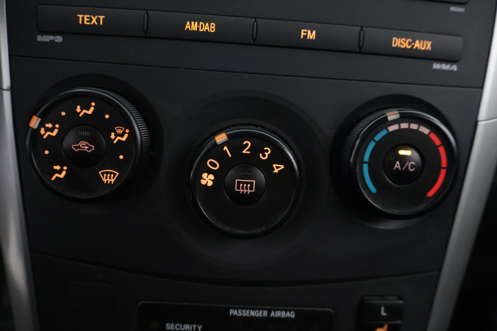 TOYOTA Corolla 2012