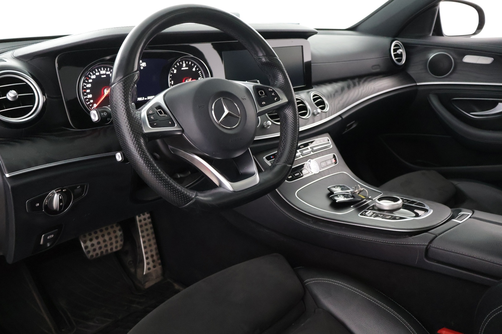 MERCEDES-BENZ E 2017