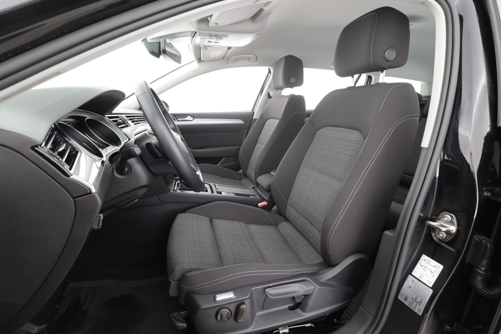 VOLKSWAGEN Passat 2021