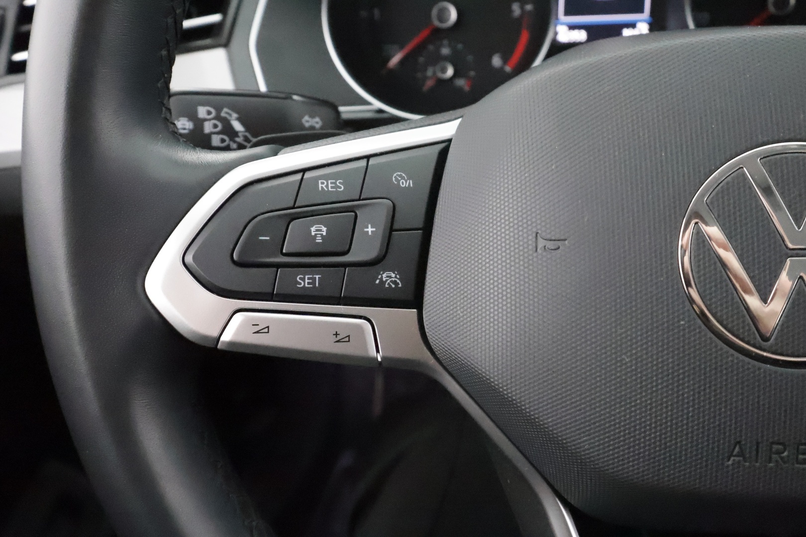 VOLKSWAGEN Passat 2021