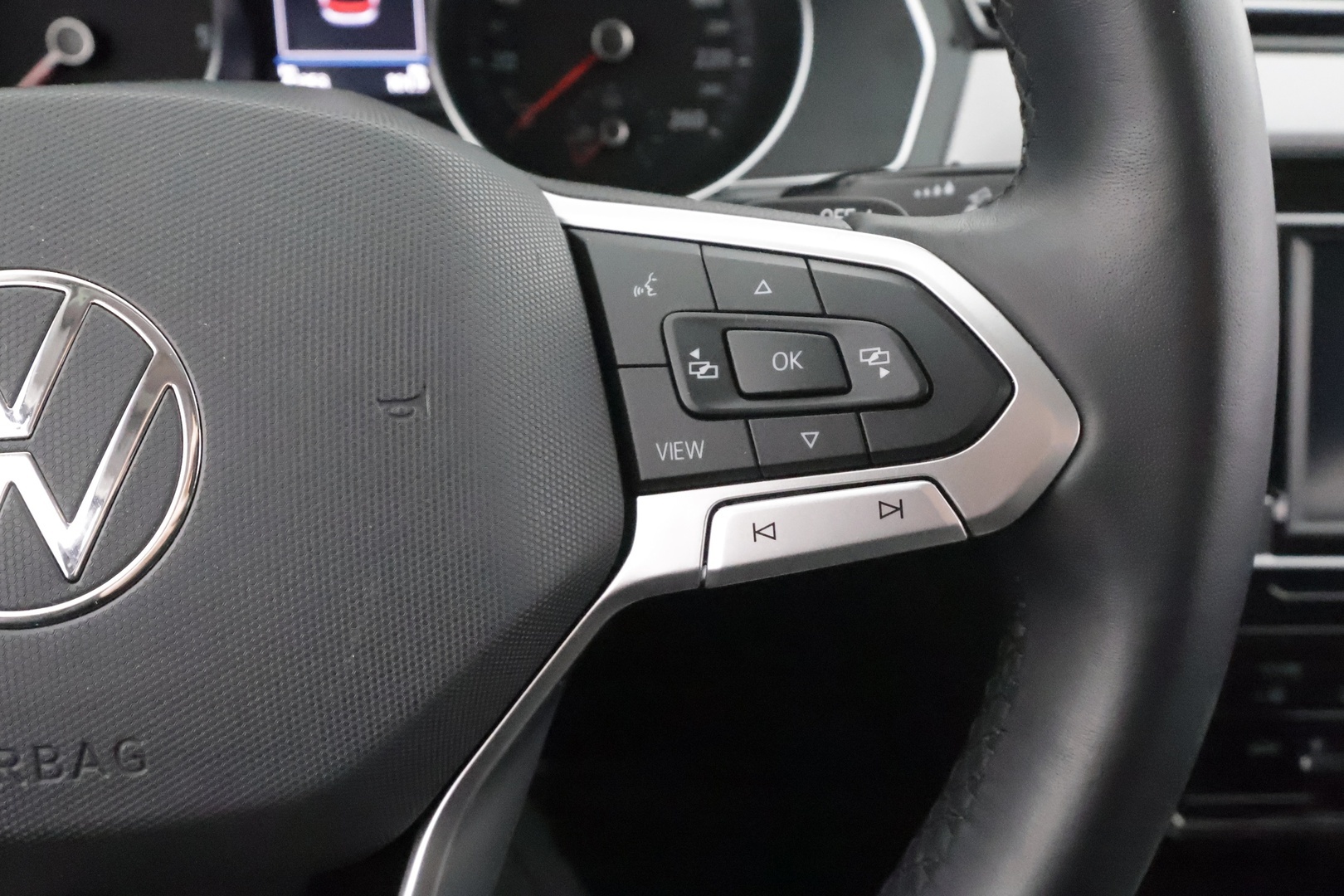 VOLKSWAGEN Passat 2021