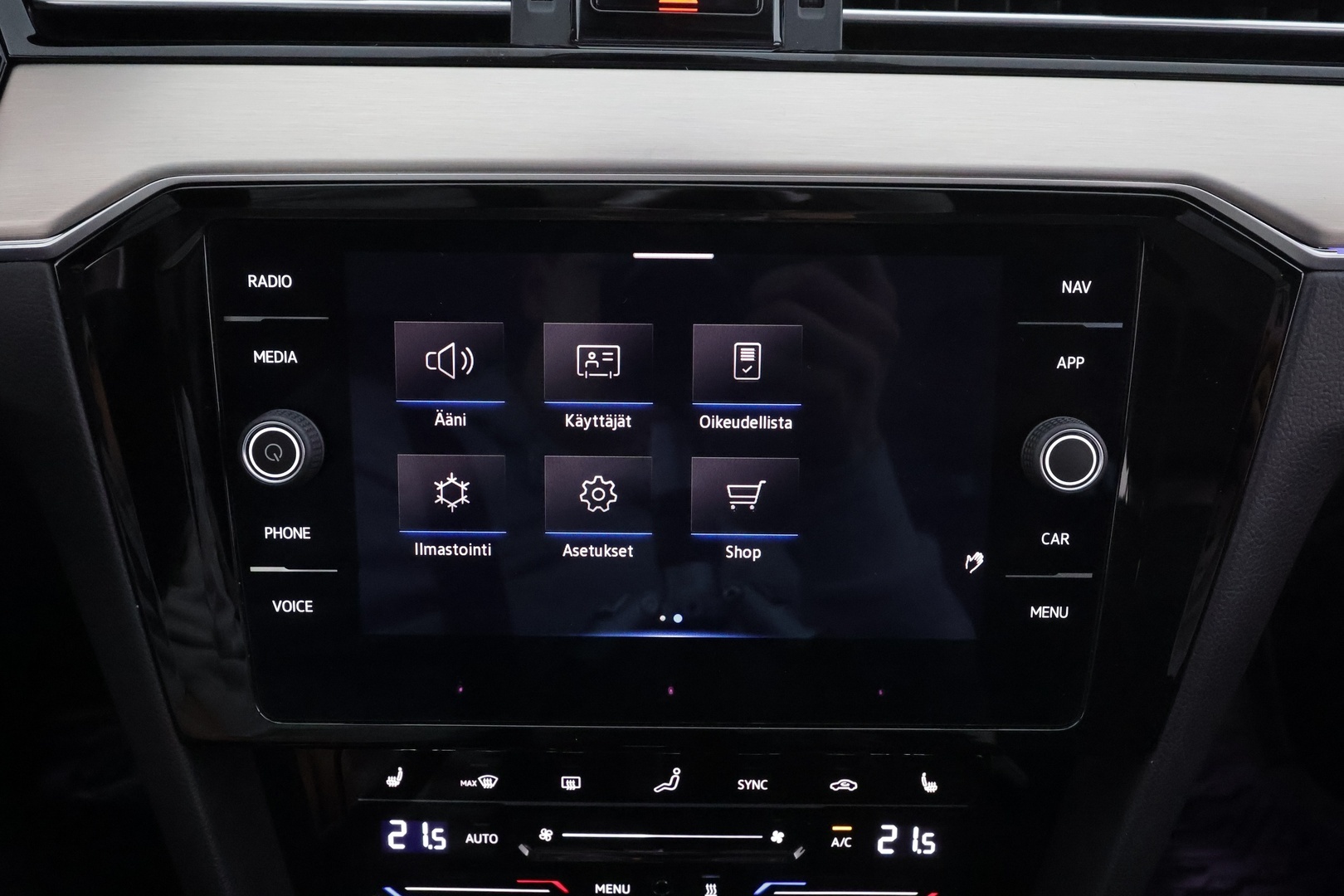 VOLKSWAGEN Passat 2021