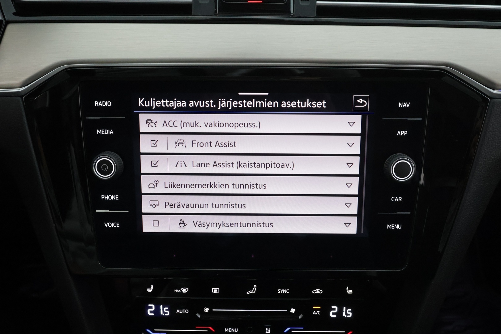 VOLKSWAGEN Passat 2021