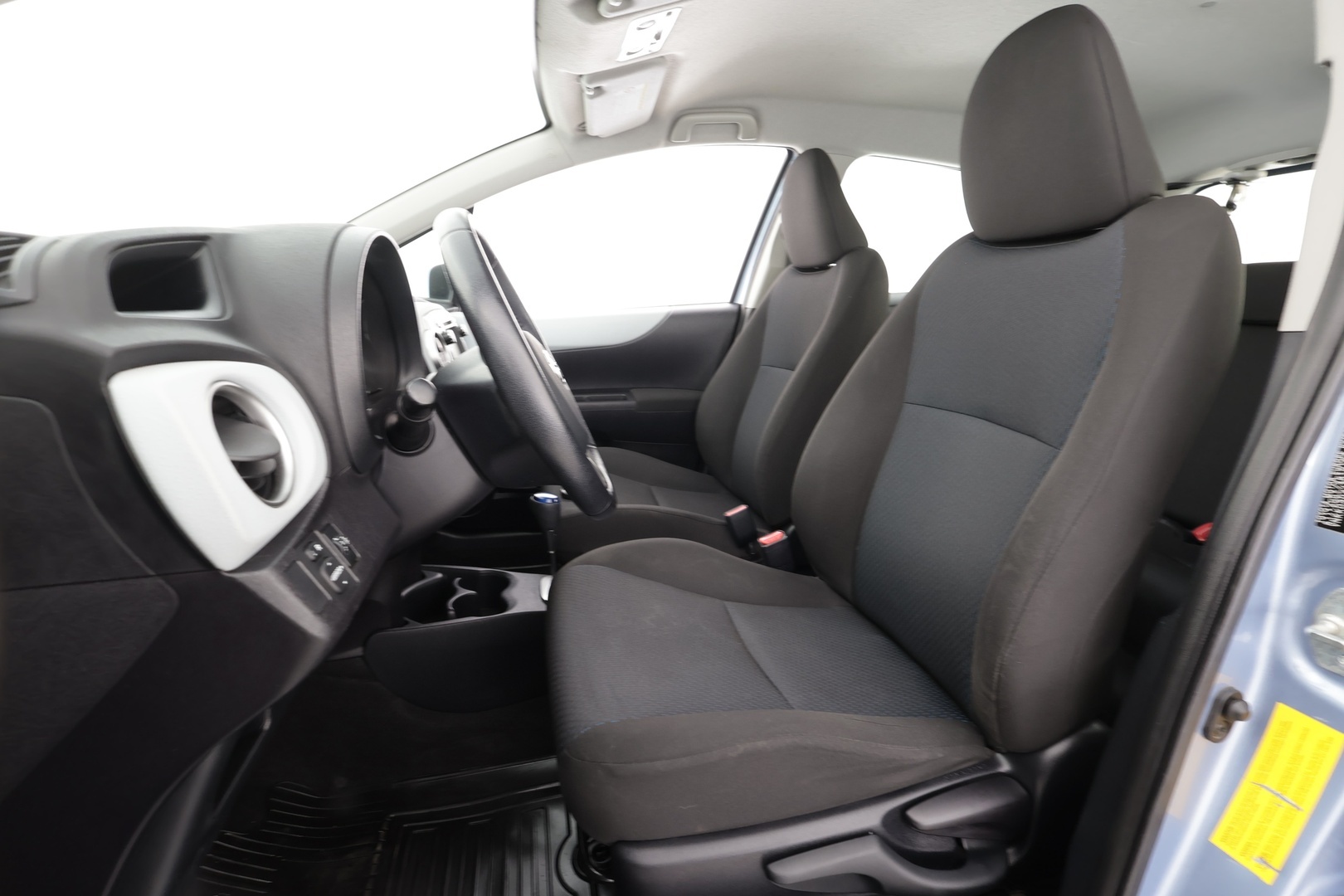 TOYOTA Yaris 2013