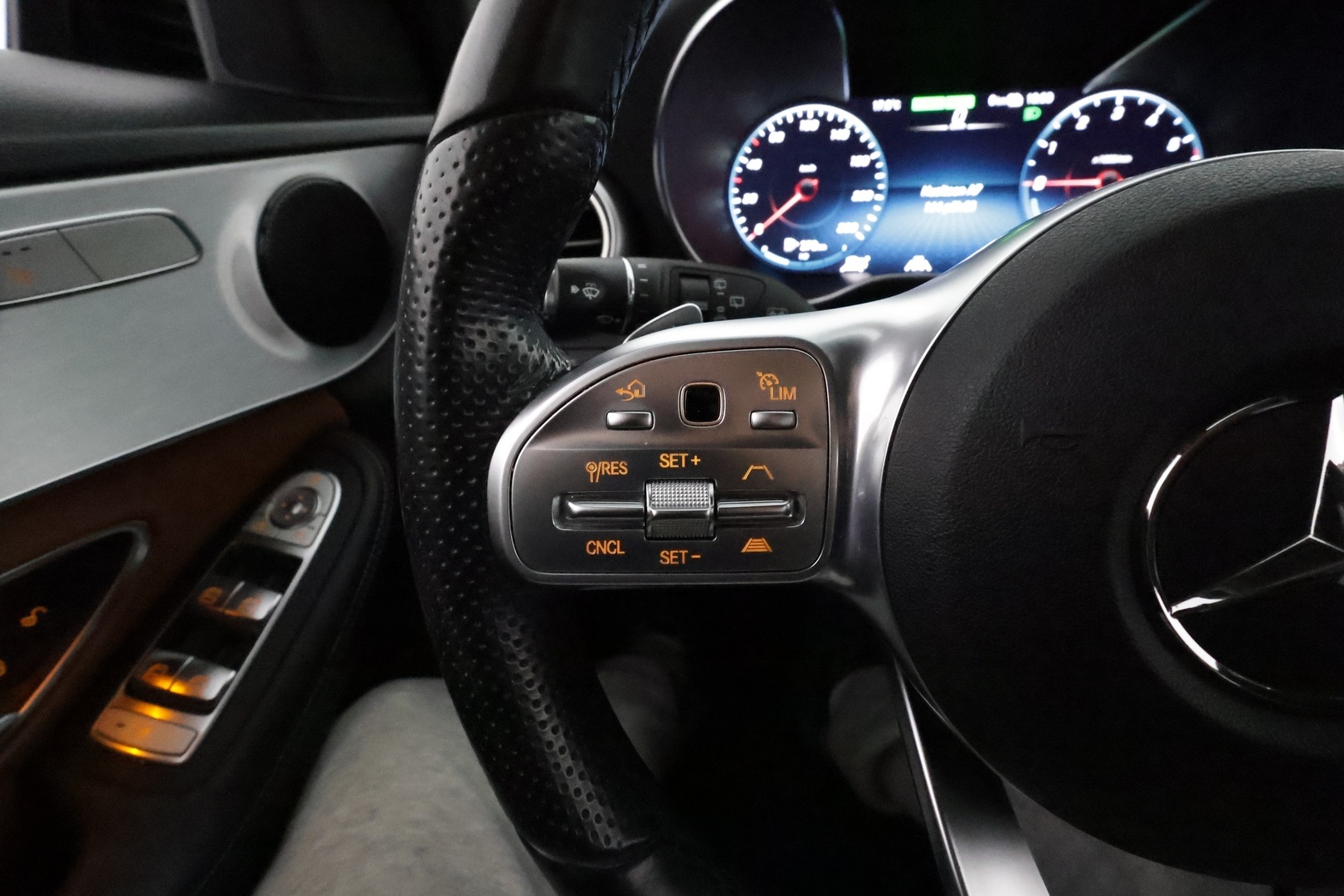 MERCEDES-BENZ C 2020