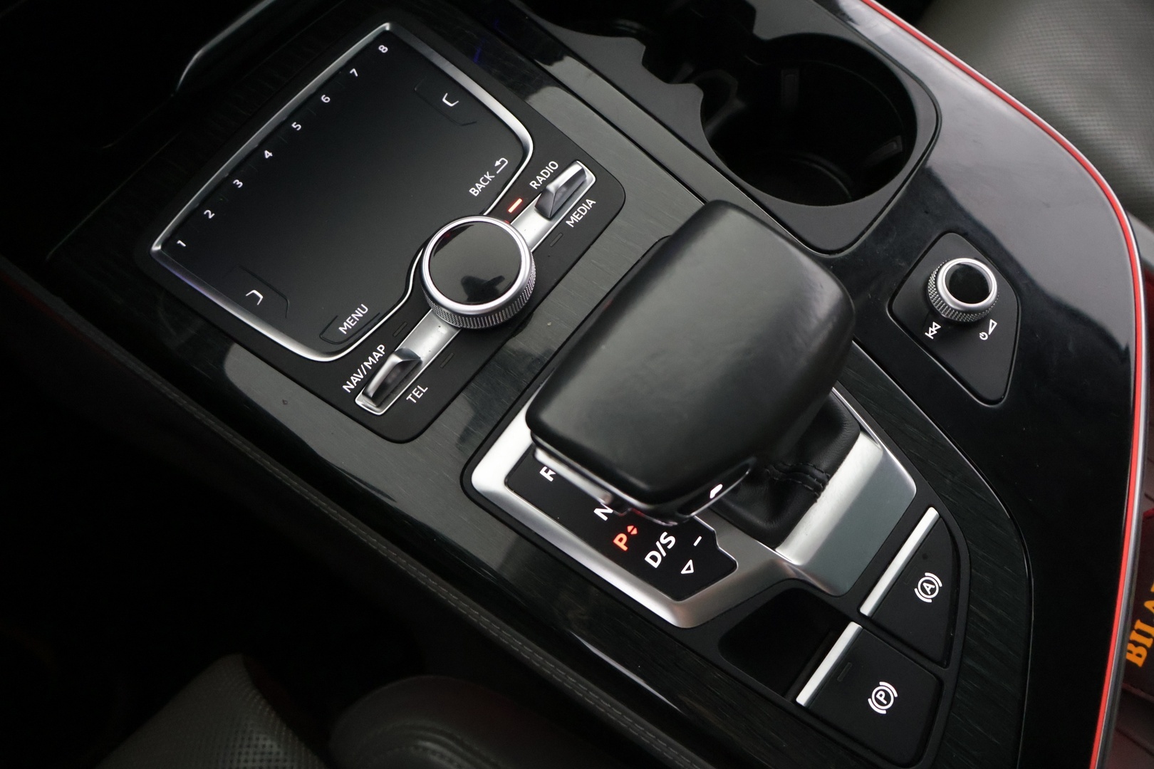 AUDI Q7 2016