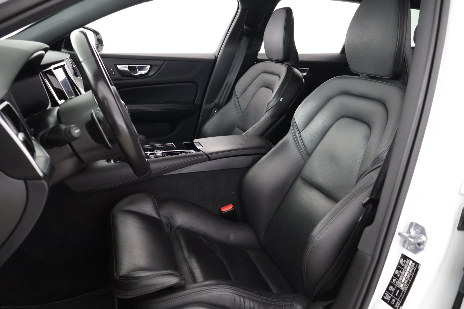 VOLVO V60 2020