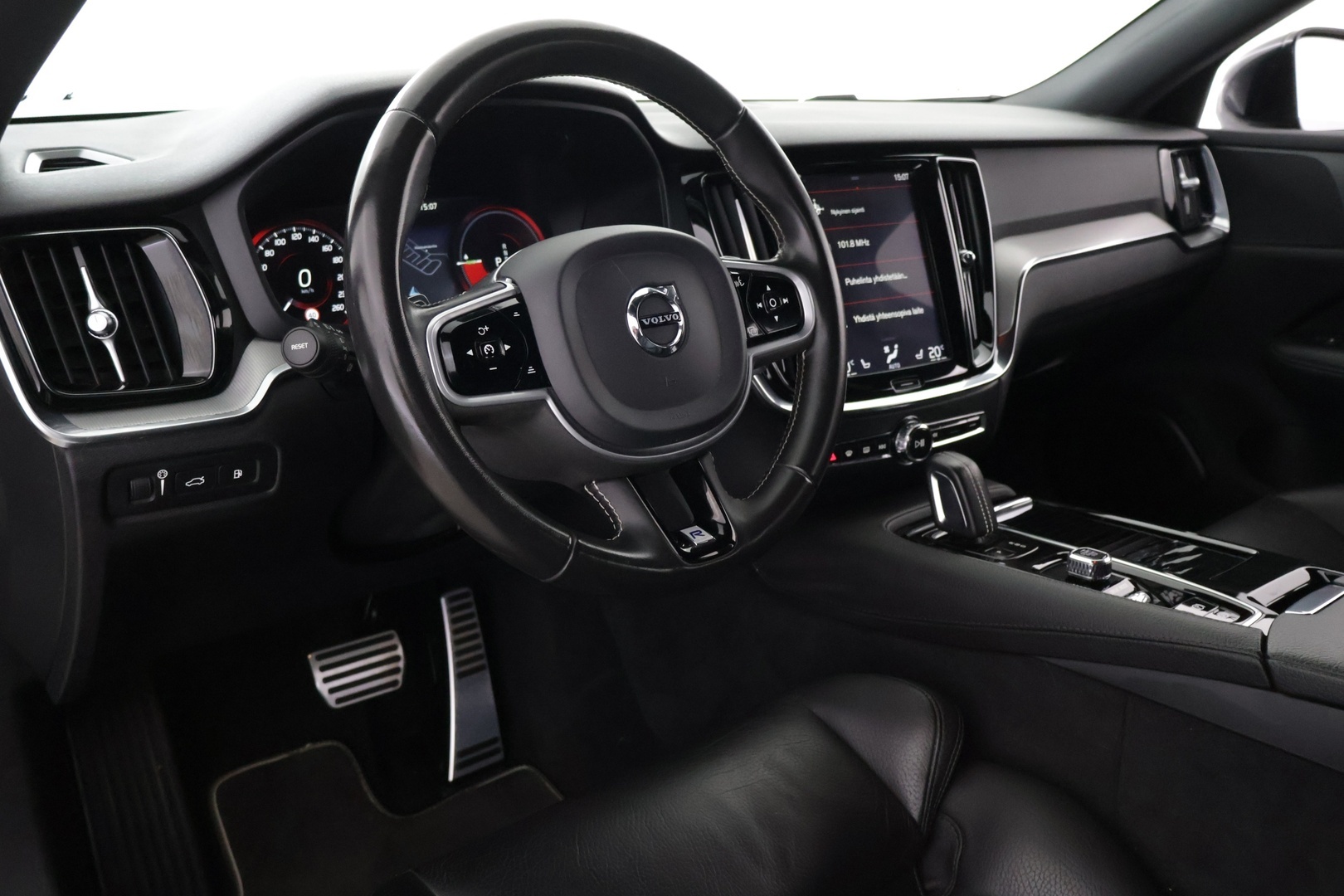 VOLVO V60 2020