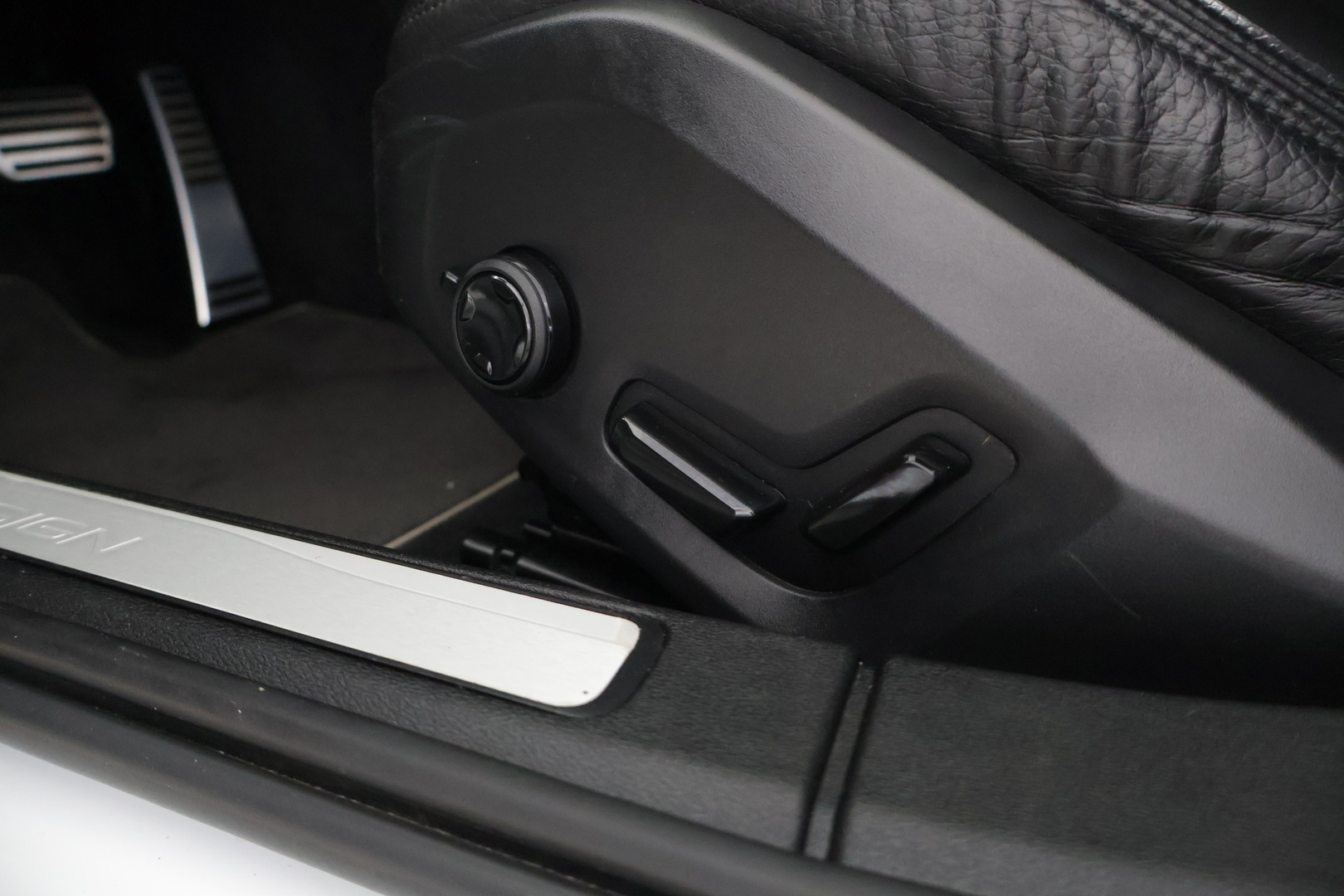 VOLVO V60 2020
