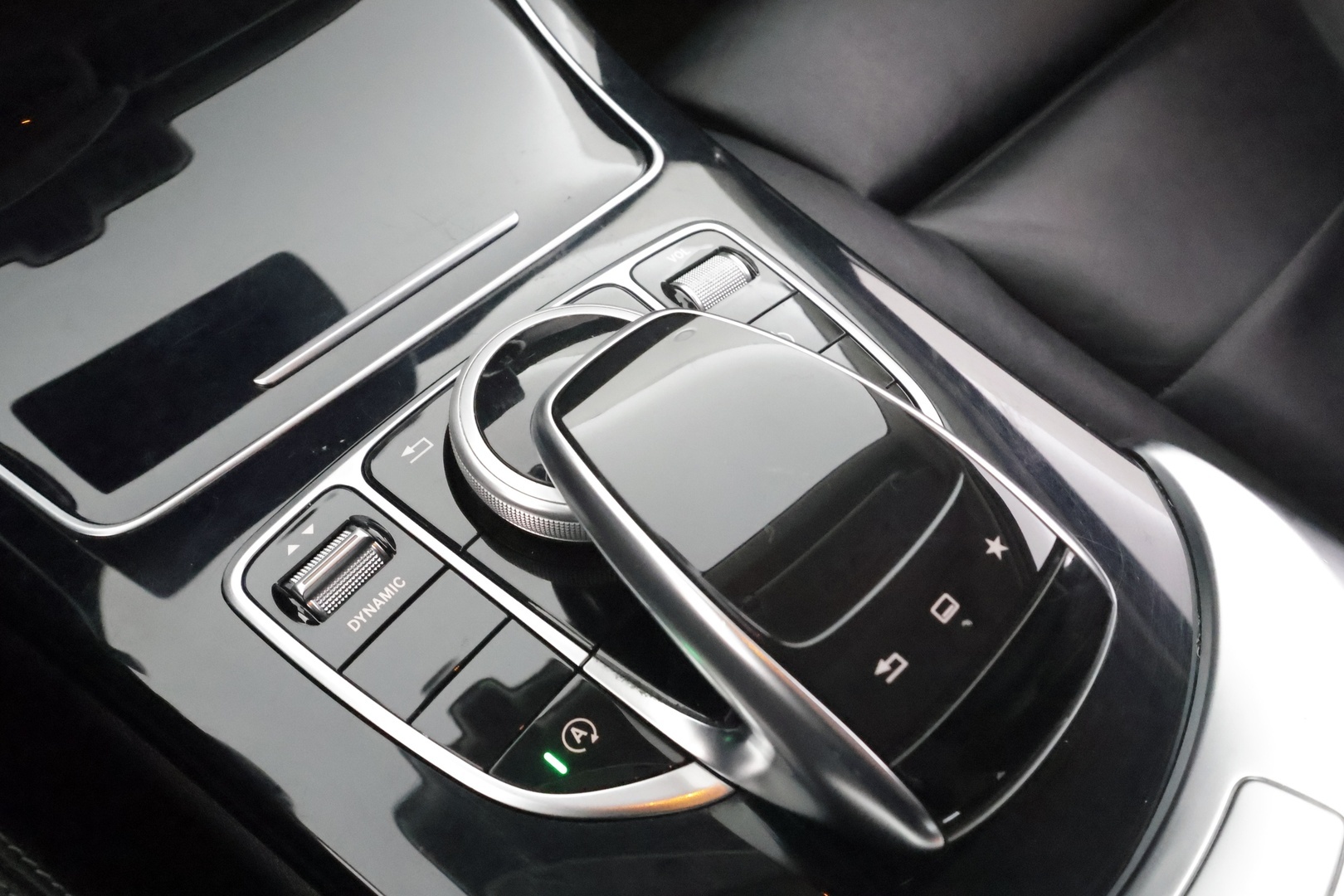 MERCEDES-BENZ C 2015