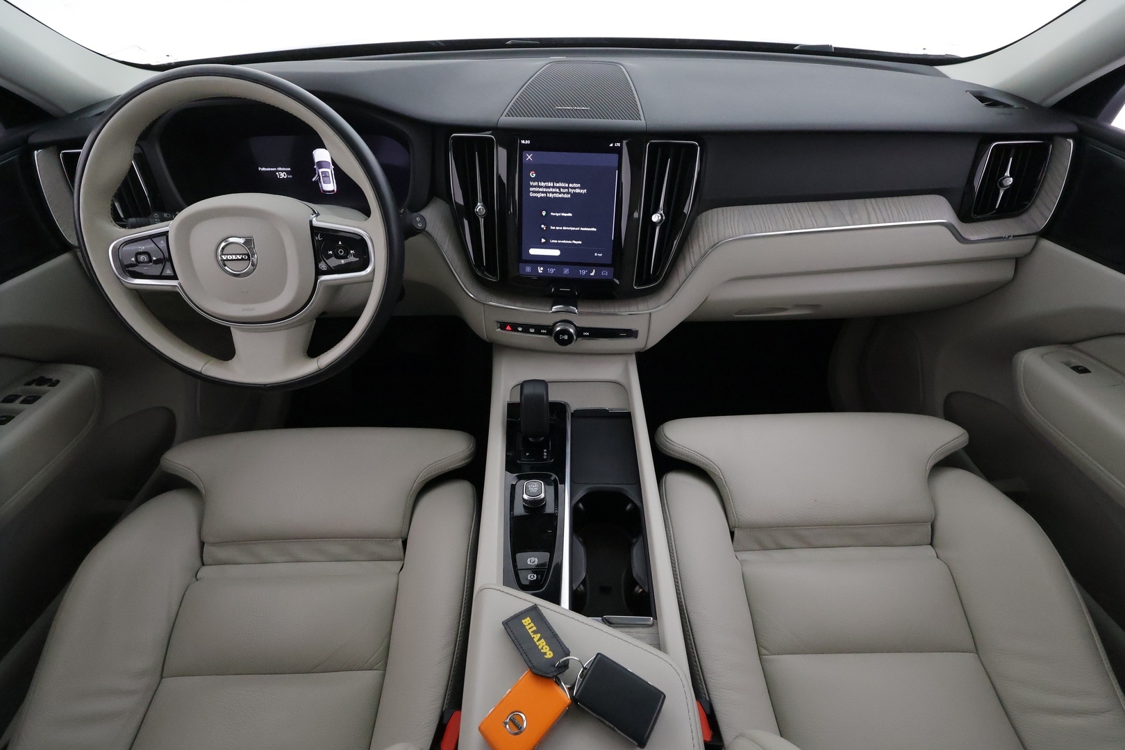 VOLVO XC60 2023