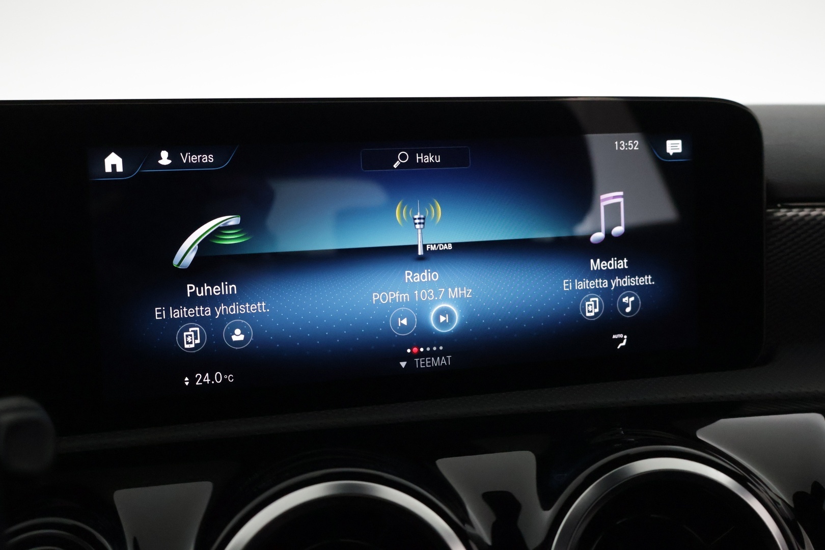 MERCEDES-BENZ A 2022