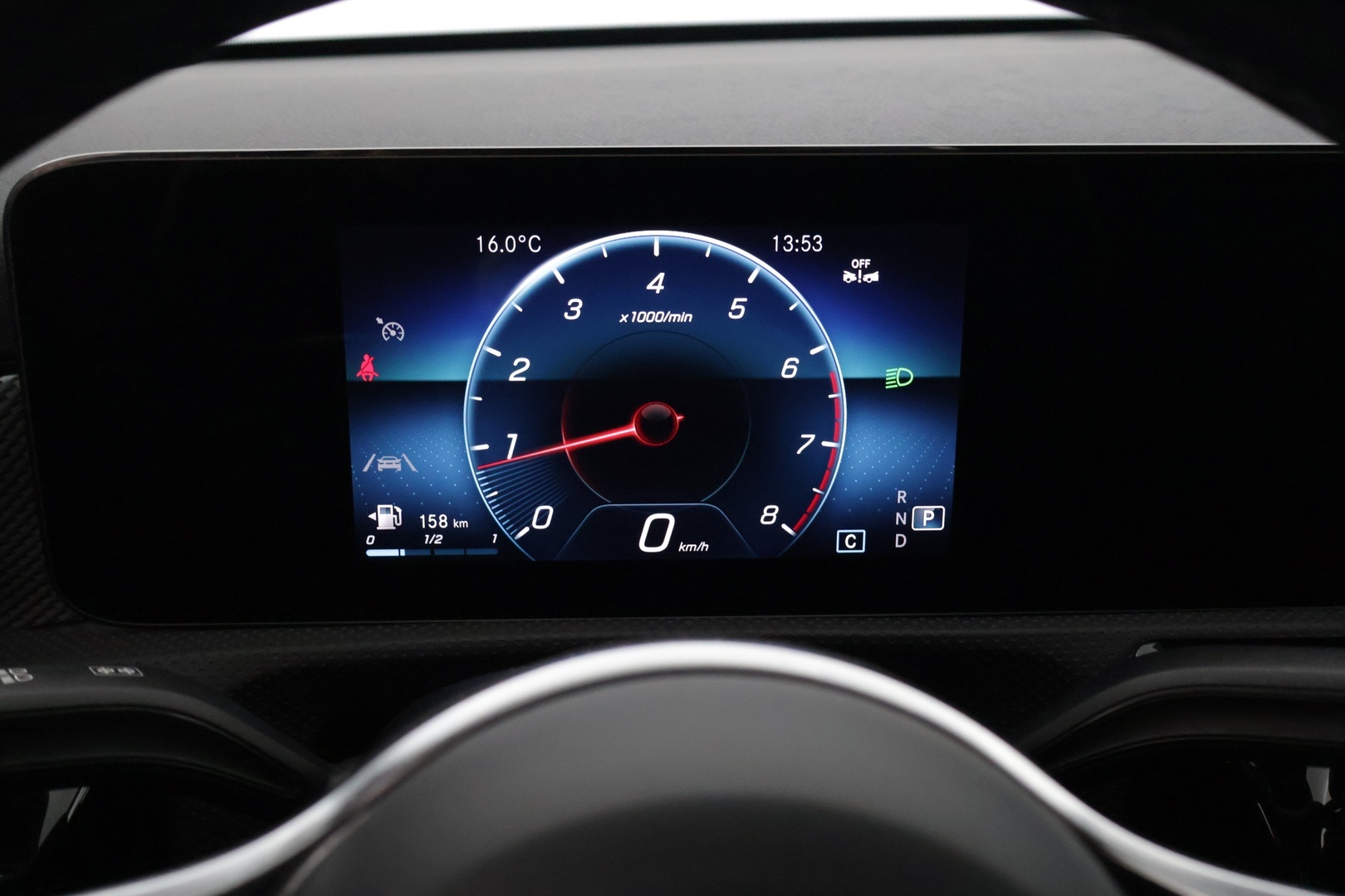 MERCEDES-BENZ A 2022