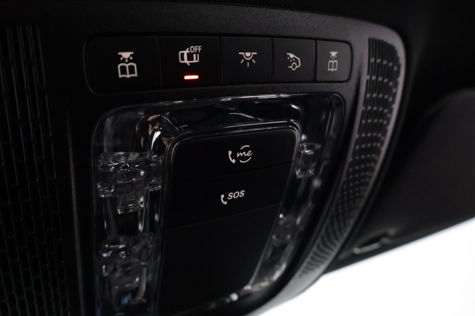 MERCEDES-BENZ A 2022