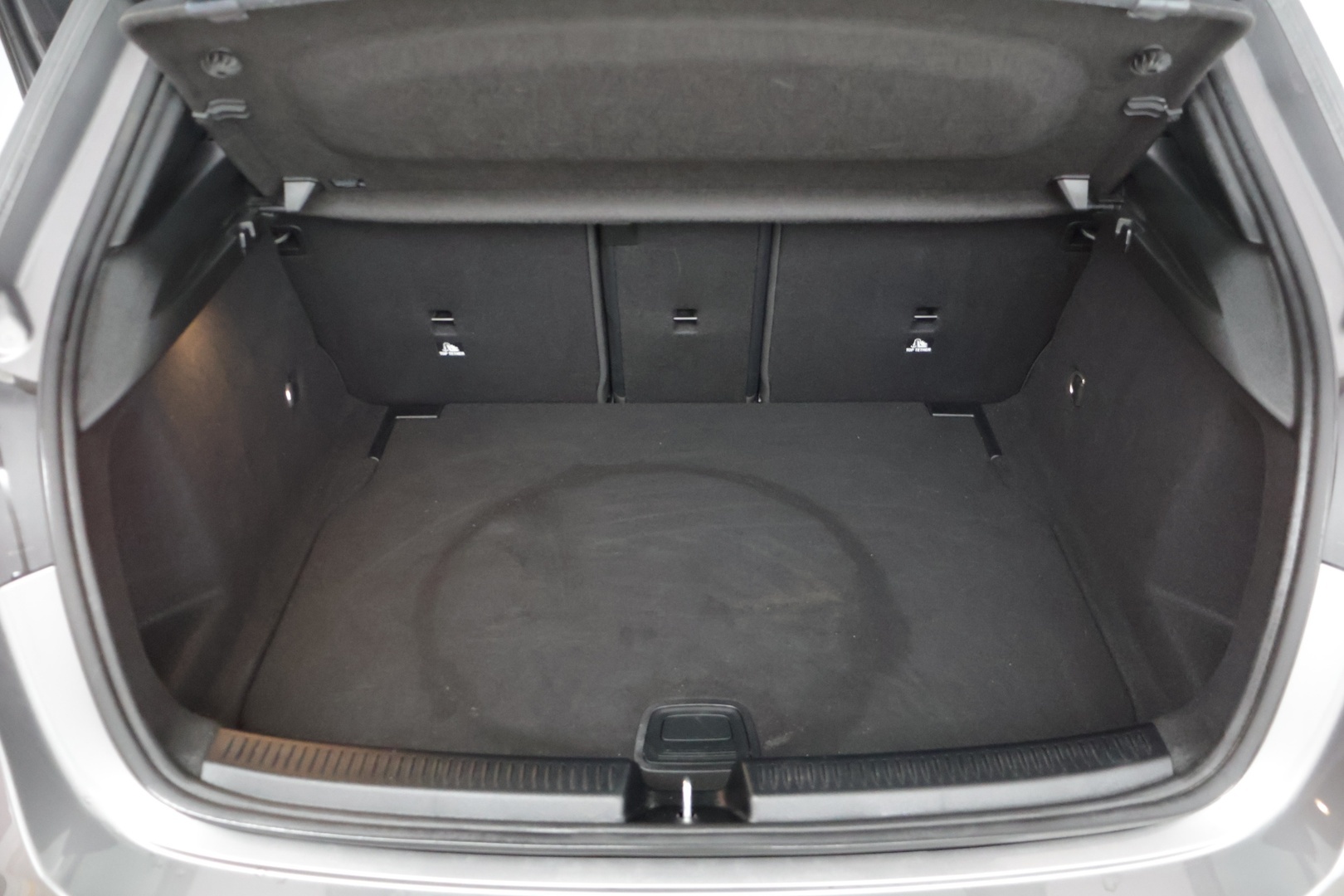 MERCEDES-BENZ A 2022