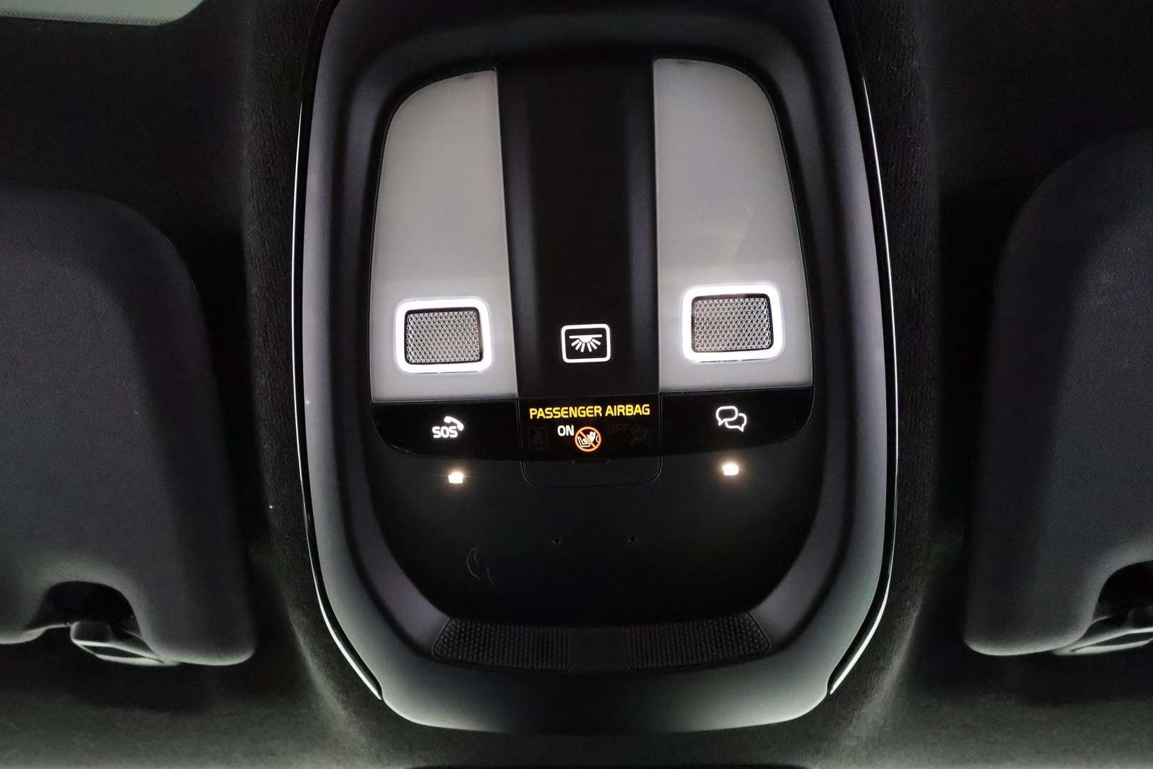 VOLVO C40 2023