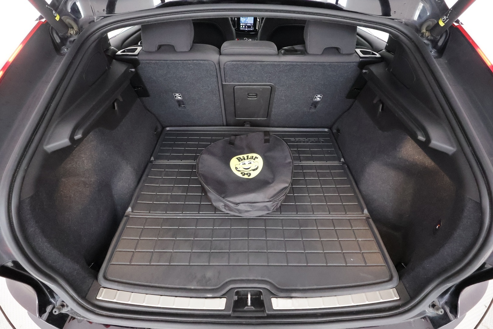 VOLVO C40 2023