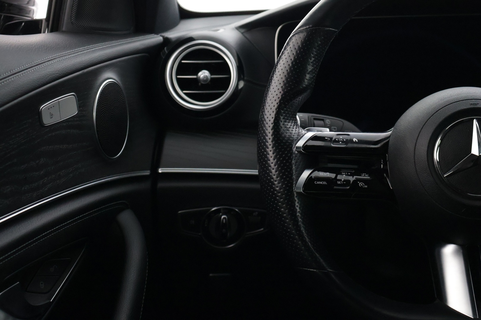 MERCEDES-BENZ E 2021