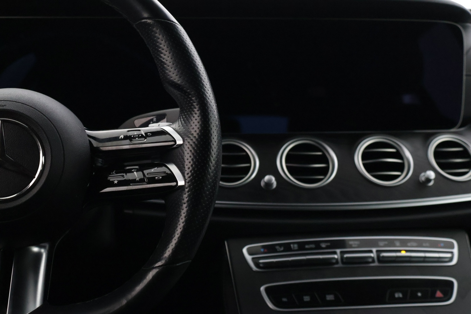 MERCEDES-BENZ E 2021